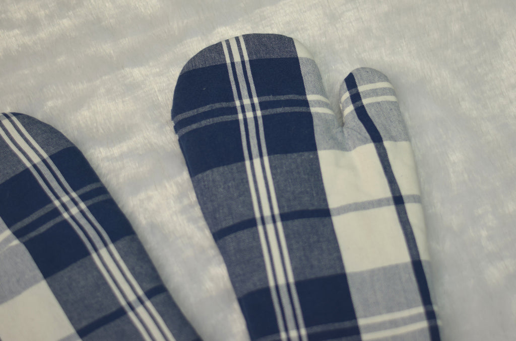 Blue & White Checkered Cotton Oven Gloves - View 2 - Cotton - Nushio