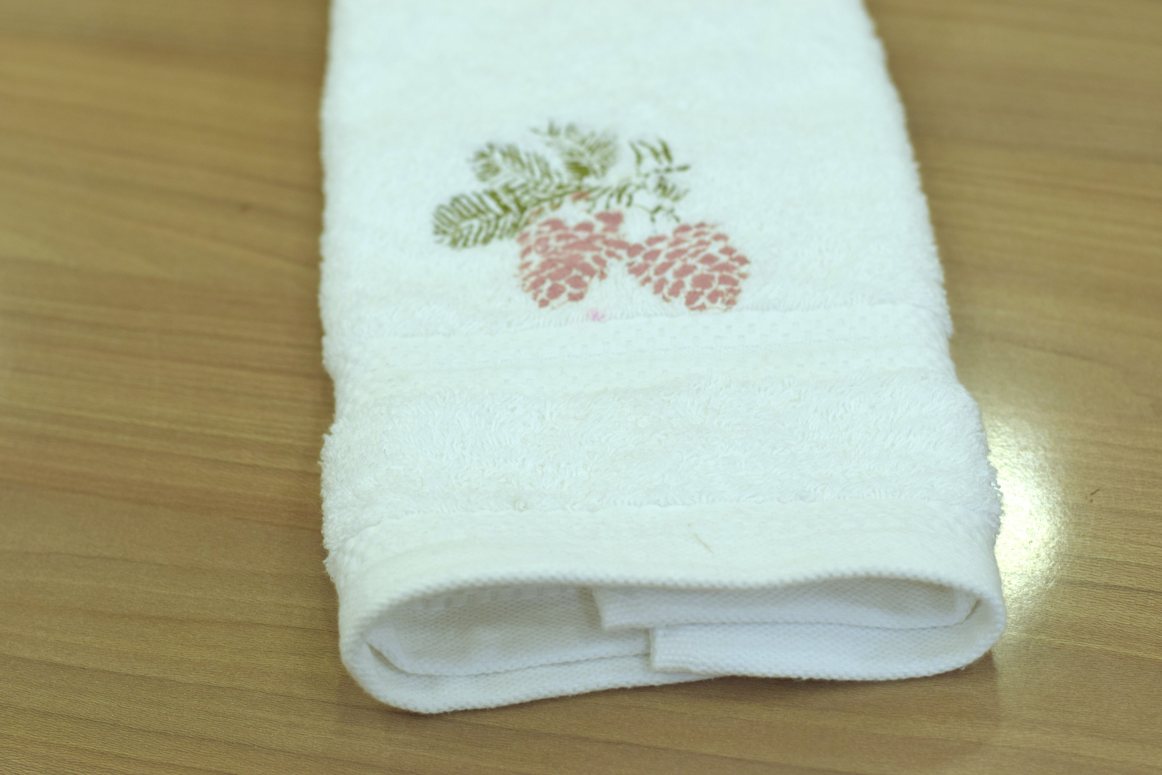 Turkish Embroidered White Towel – Pinecone Pine Needle Motif-19*38