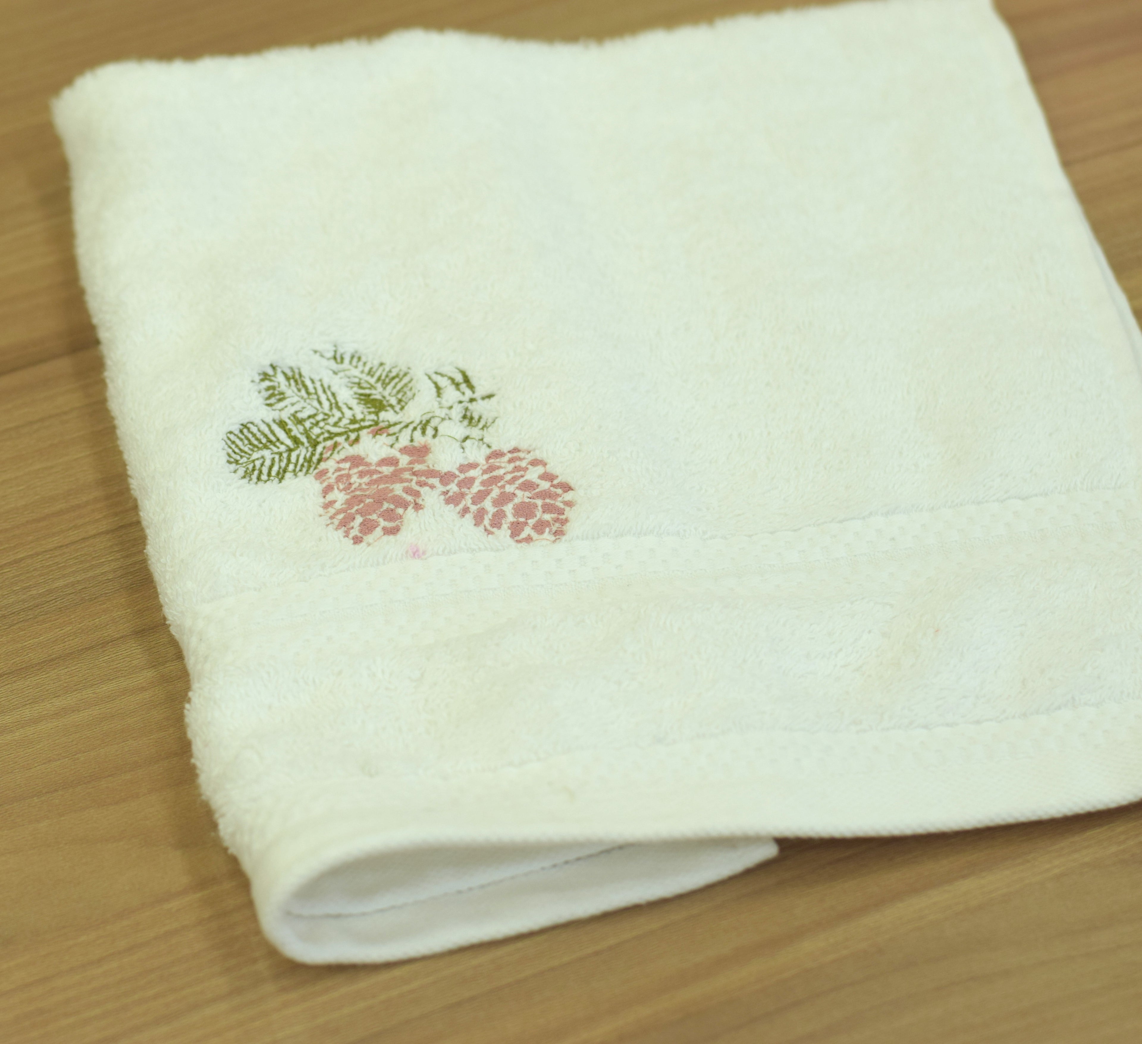 Turkish Embroidered White Towel – Pinecone Pine Needle Motif-19*38