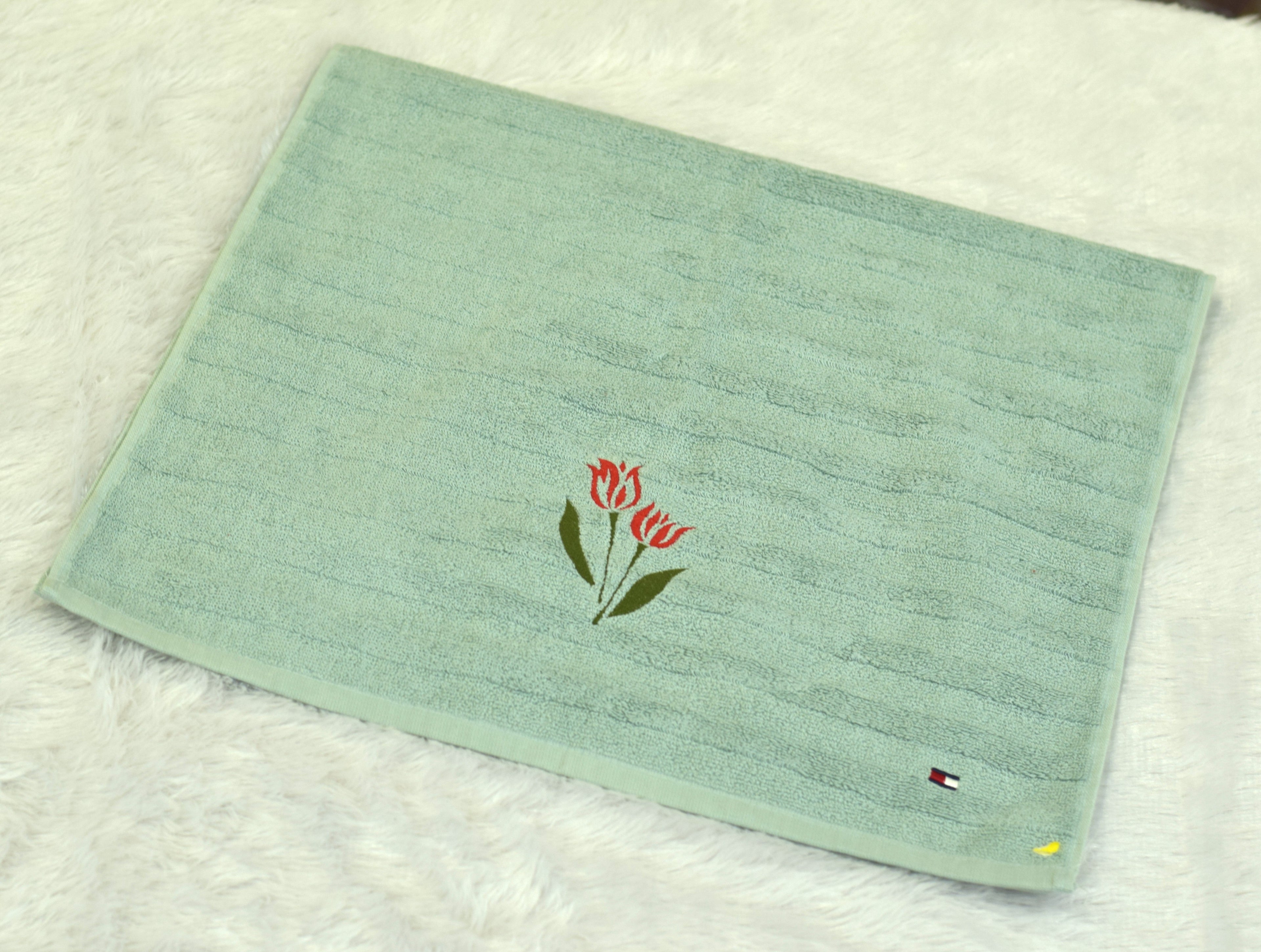 Premium Turkish Embroidered Towel – Green Base with Red Tulip Motif-19*38
