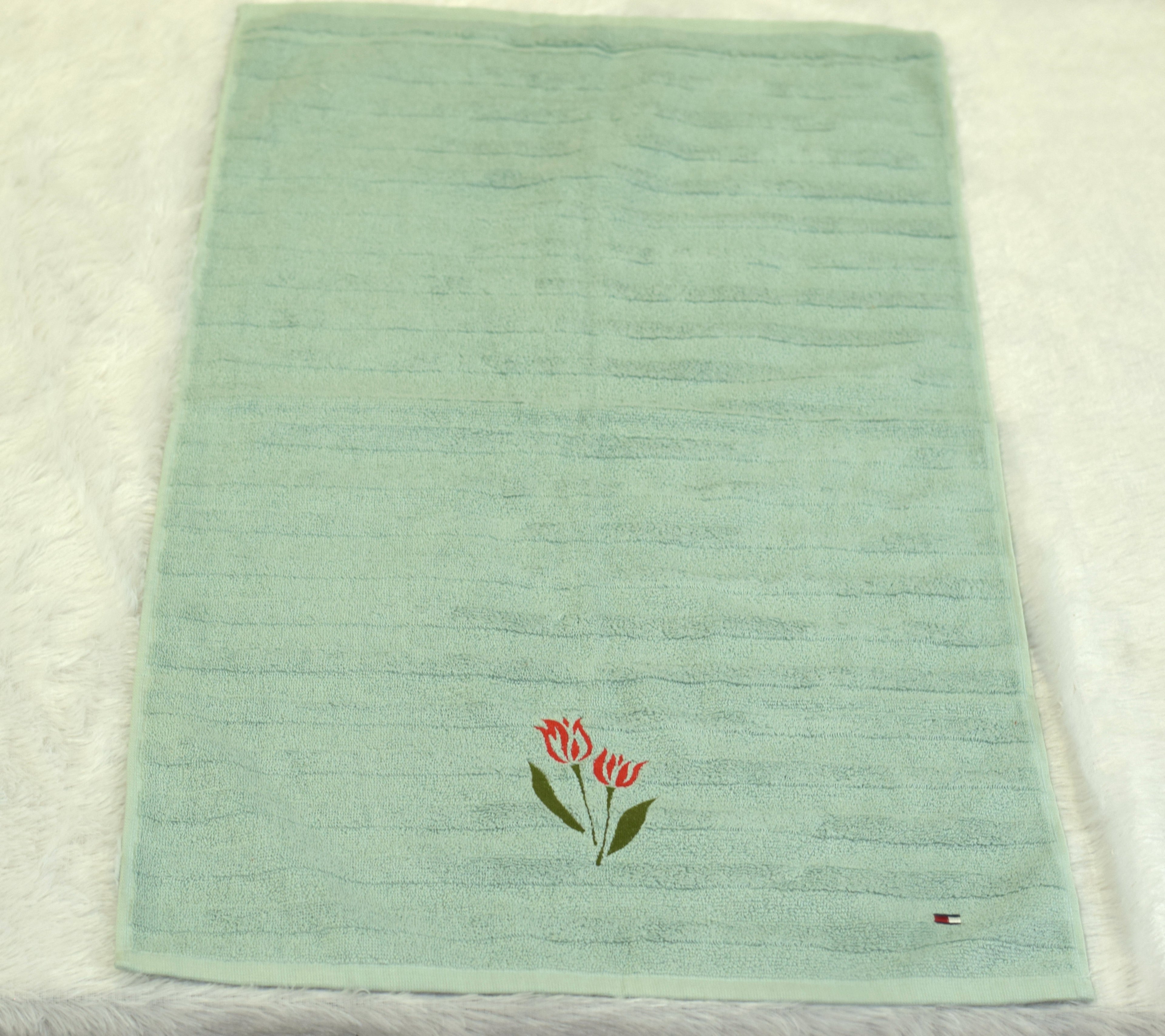 Premium Turkish Embroidered Towel – Green Base with Red Tulip Motif-19*38