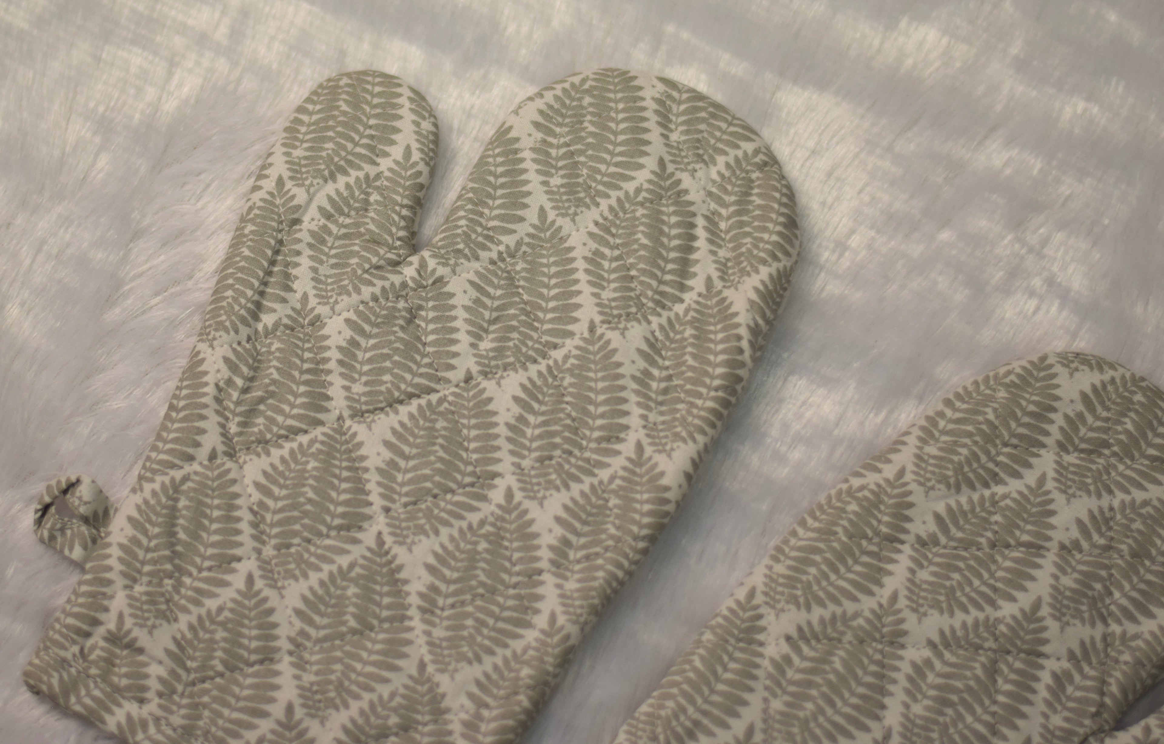 Leaf Pattern Cotton Oven Gloves - Set of 2