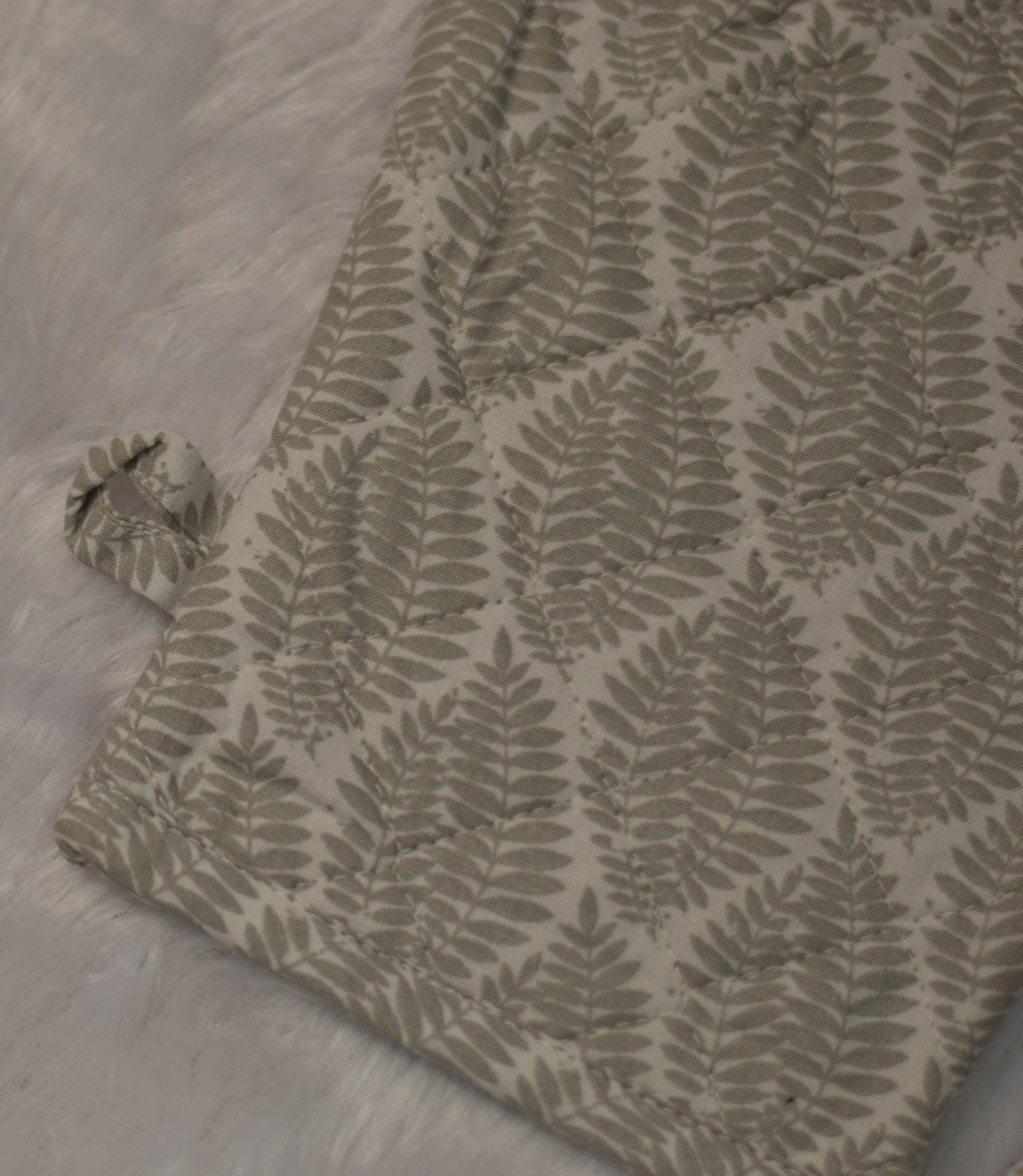 Leaf Pattern Cotton Oven Gloves - Set of 2 - View 3 - Cotton - Nushio