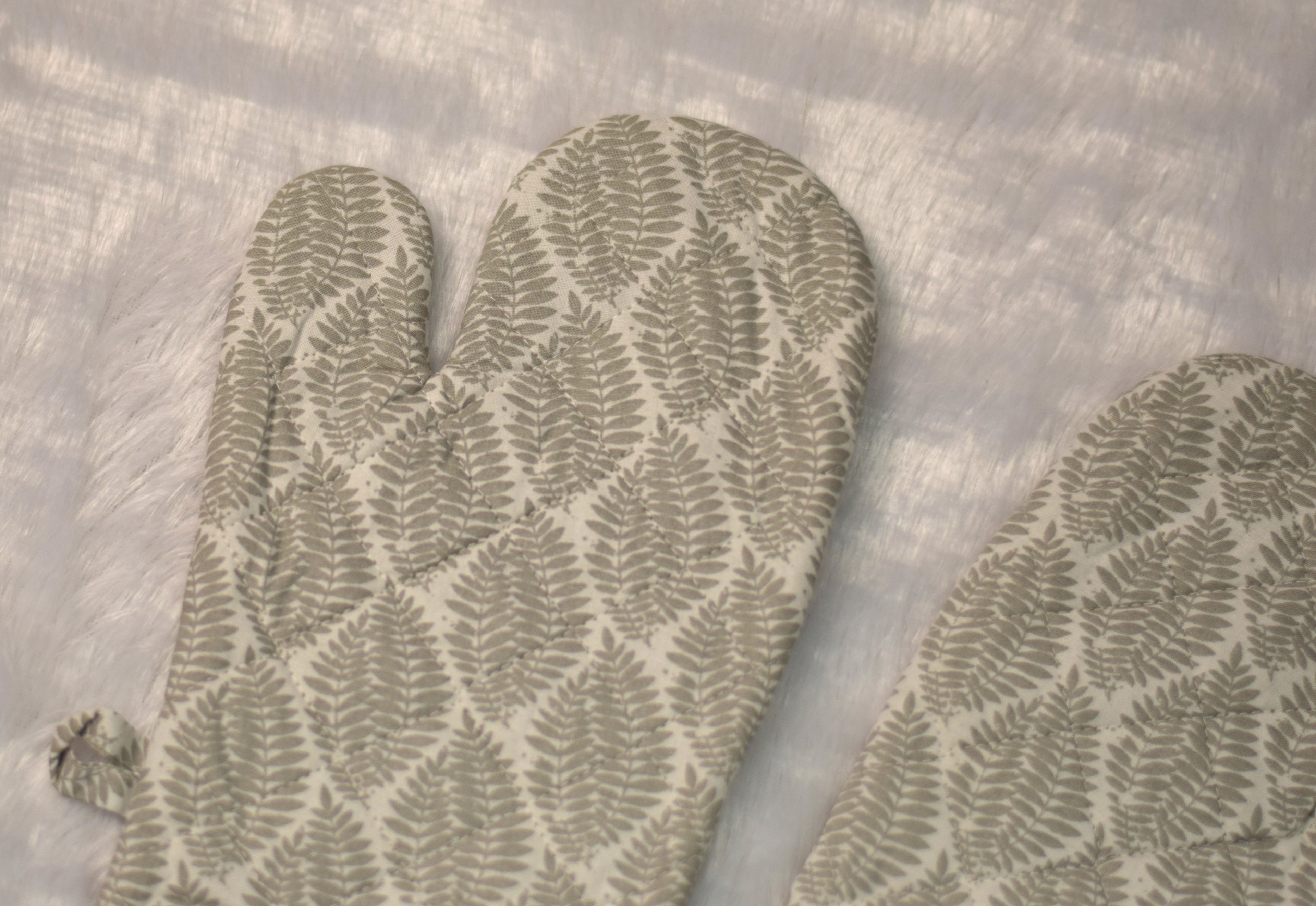 Leaf Pattern Cotton Oven Gloves - Set of 2