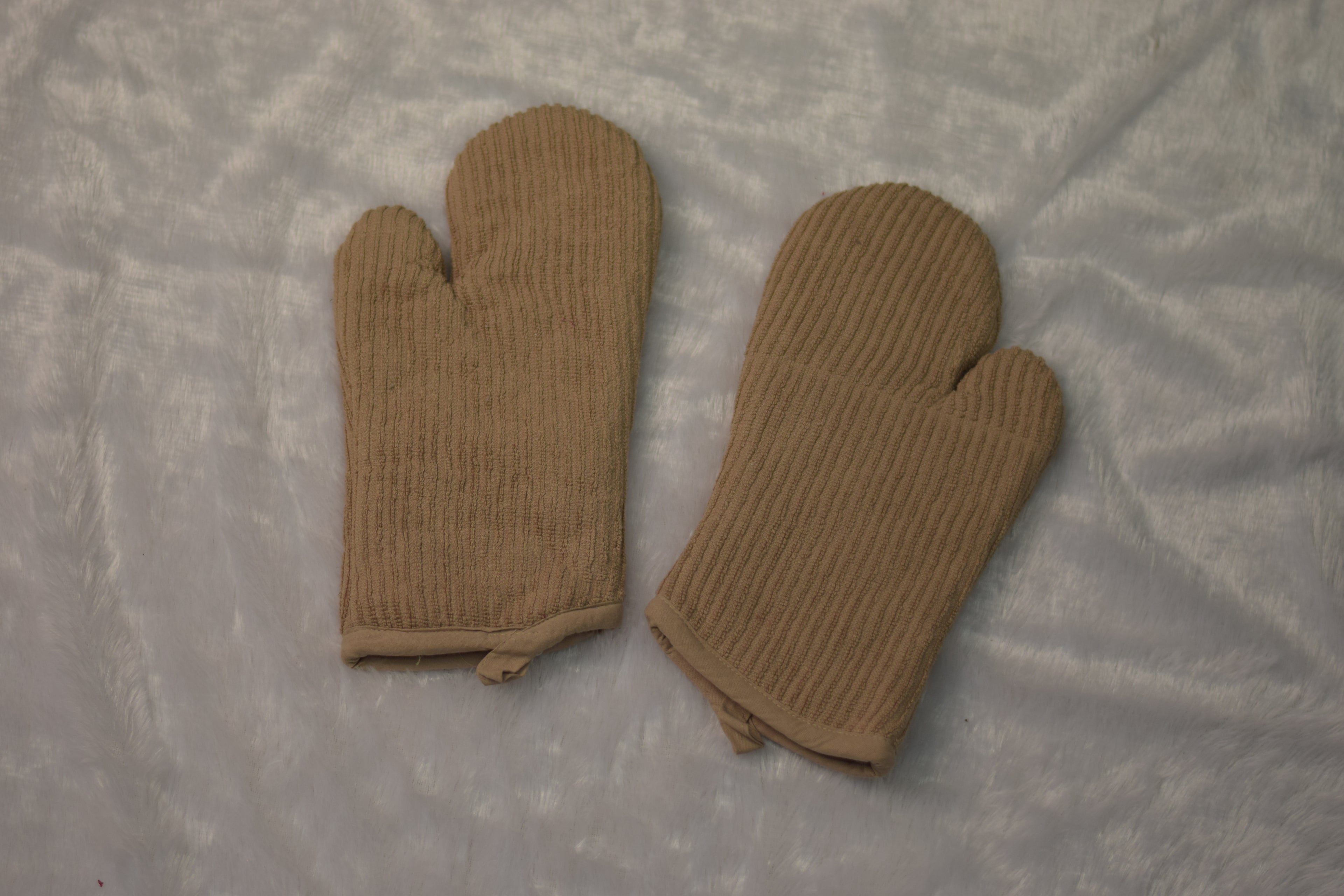 Beige Cotton Quilted Oven Gloves - Kitchen Mitts (Set of 2) - View 2 - Cotton - Nushio