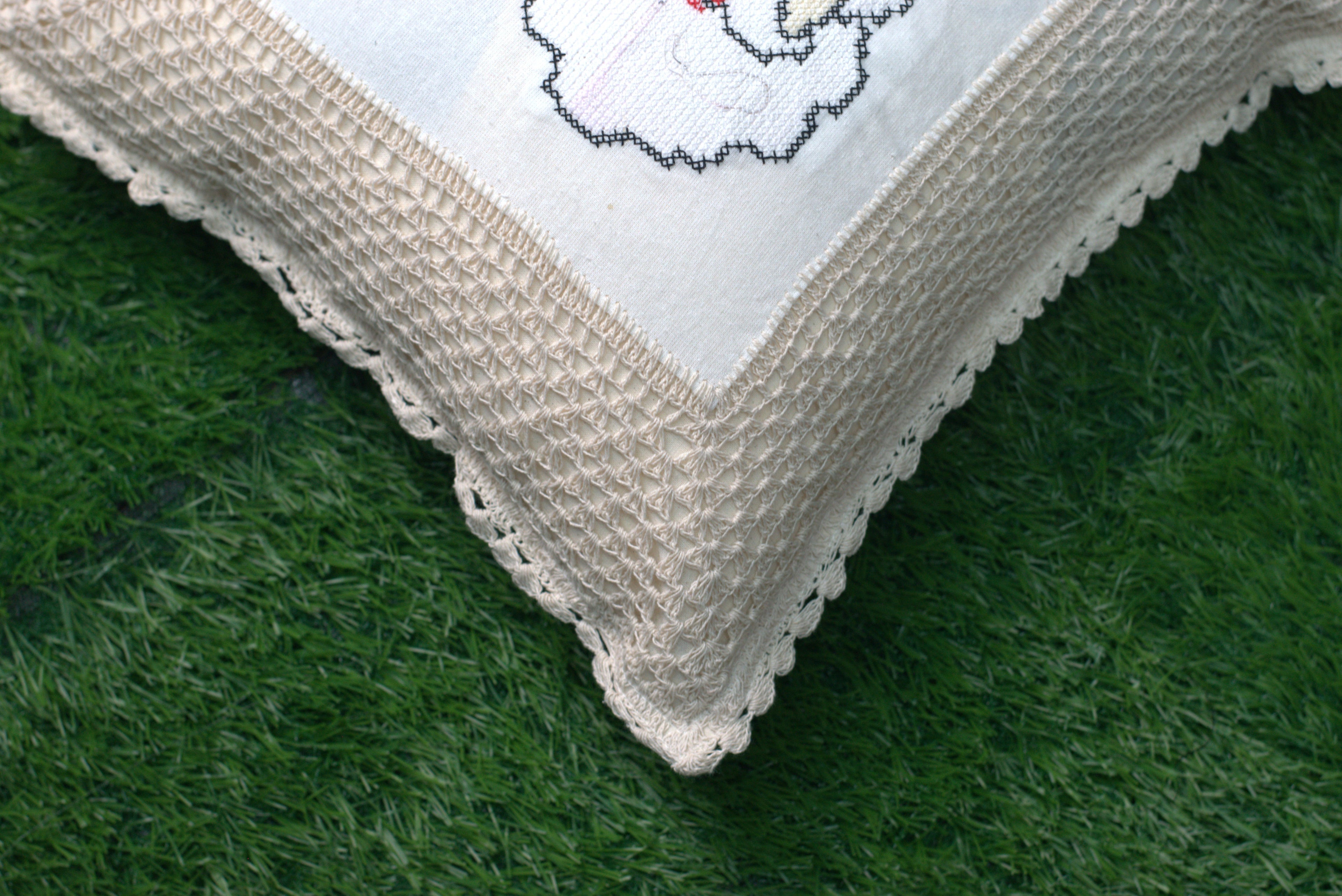 Handcrafted Santa Claus Crochet Cushion Cover - 16x16 Inch