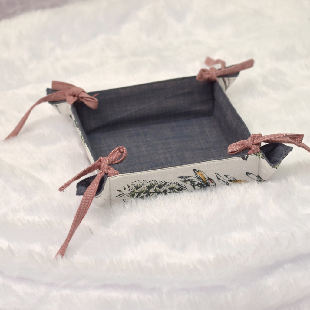 Fabric Bread Basket with Tie-Knot Corners - View 2 - Nushio