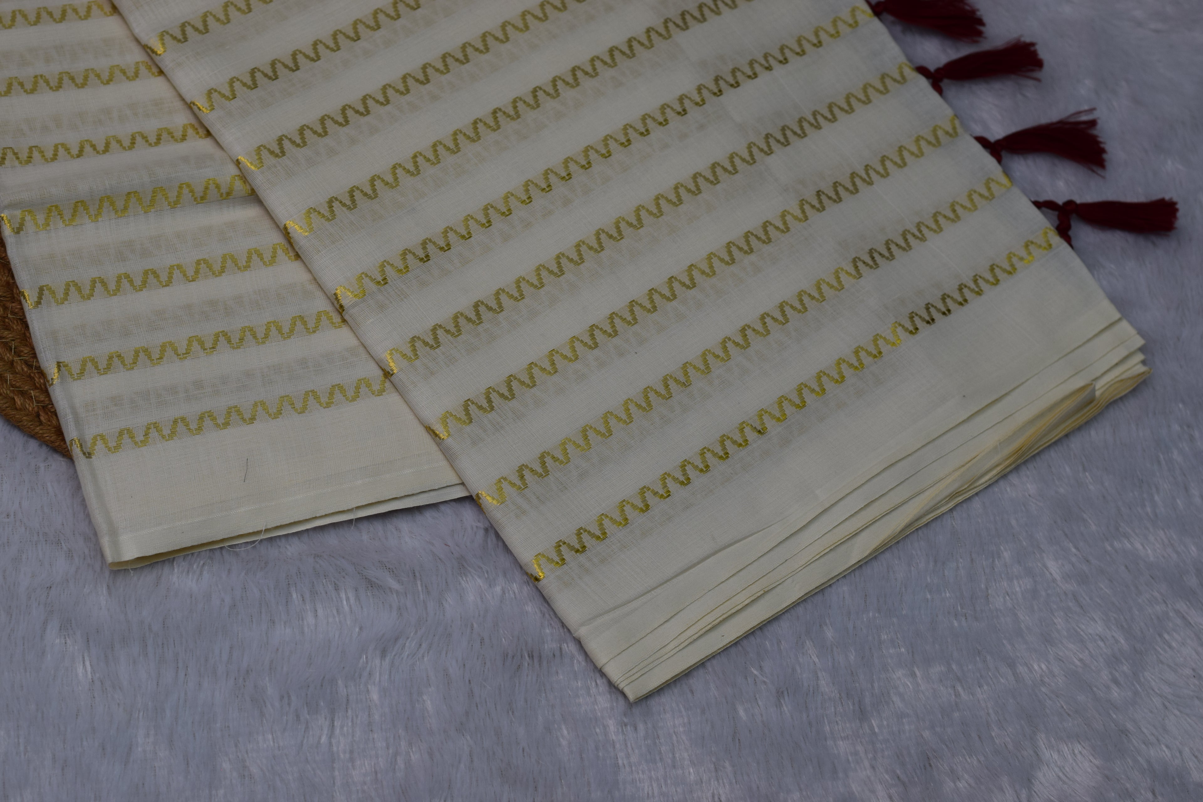 Ivory Tissue Kasavu Set Saree with Gold Zari Wave Stripes & Deep Maroon Tassel Border - View 3 - Nushio