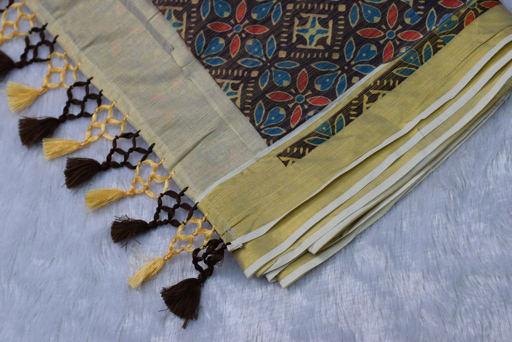 Ajrakh Print Linen Saree Set with Matching Blouse Piece - Handcrafted Block Print - View 3 - Linen - Nushio