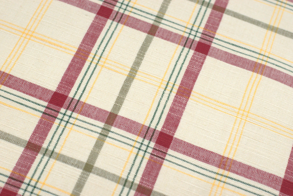 Checkered Table Runner - Cream & Red Plaid (180 × 35 cm) - Detail View - Nushio