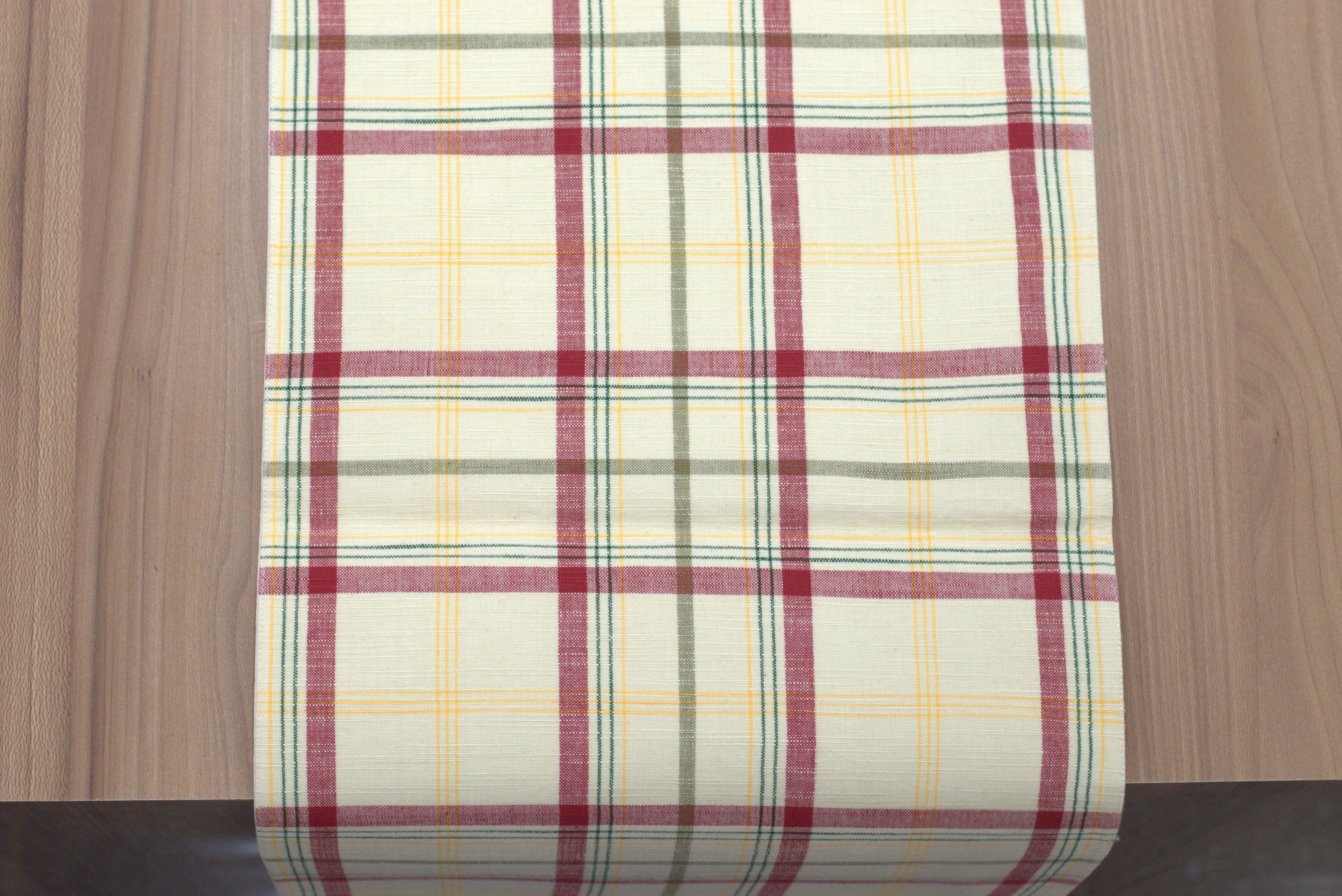Checkered Table Runner - Cream & Red Plaid (180 × 35 cm) - View 2 - Nushio