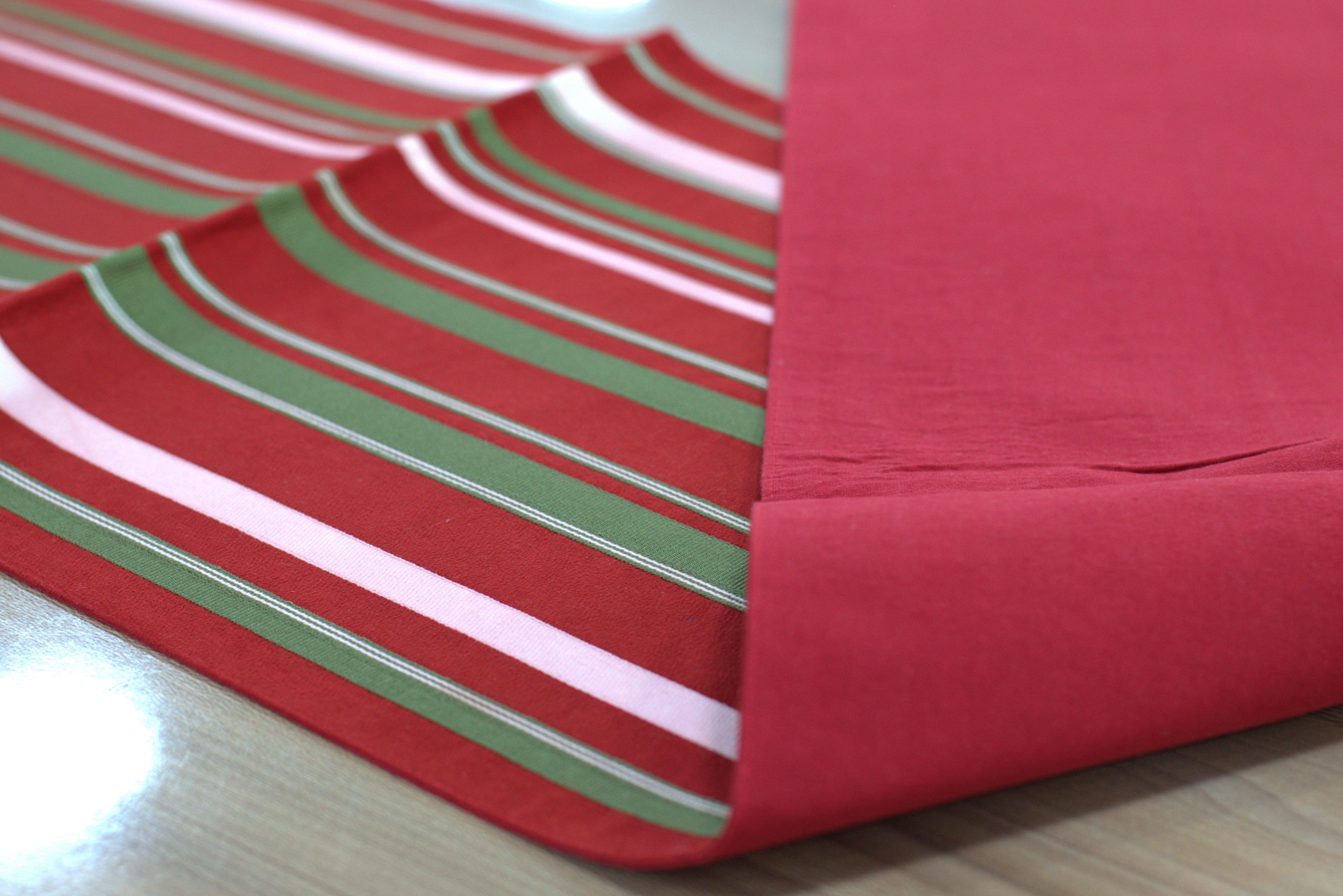Red & Green Striped Table Runner – 180 × 35 cm | Elegant Dining Table Decor