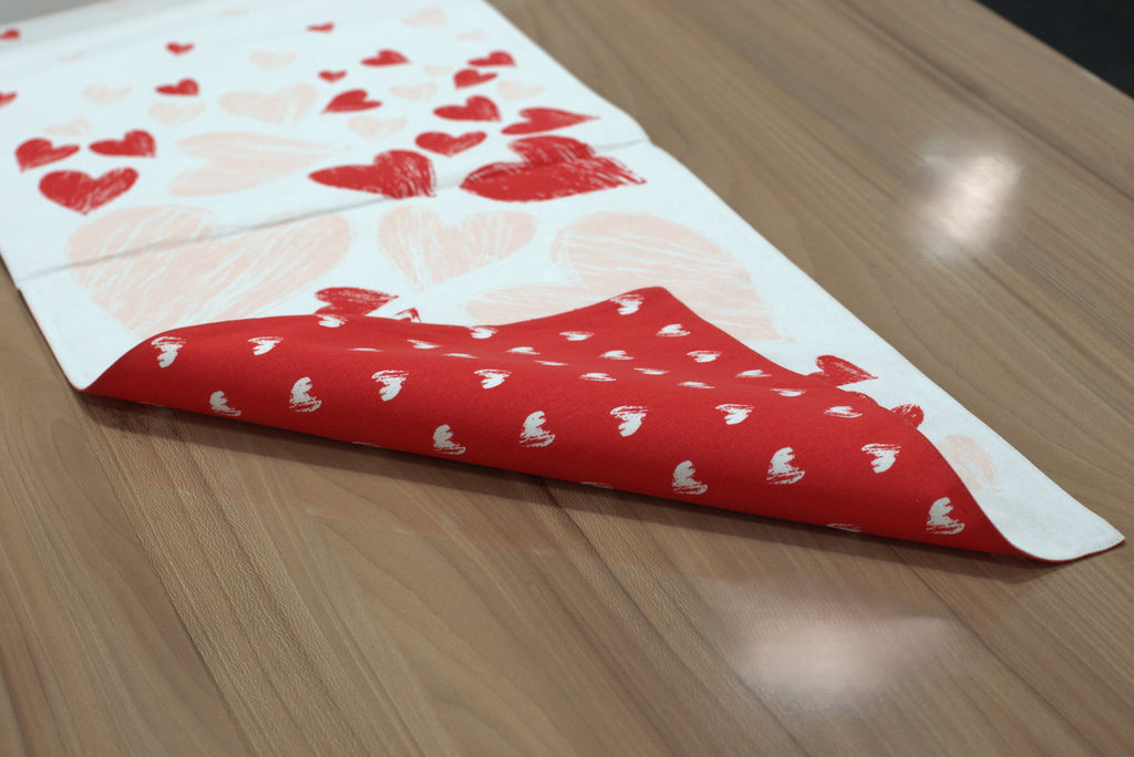 Red Heart Print Table Runner – 180 × 35 cm | Elegant & Romantic Dining Décor