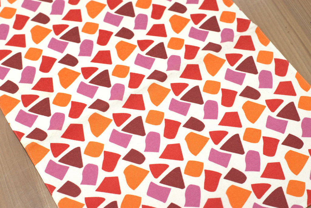 Modern Geometric Printed Table Runner – 120 × 40 cm - View 2 - Printed - Nushio