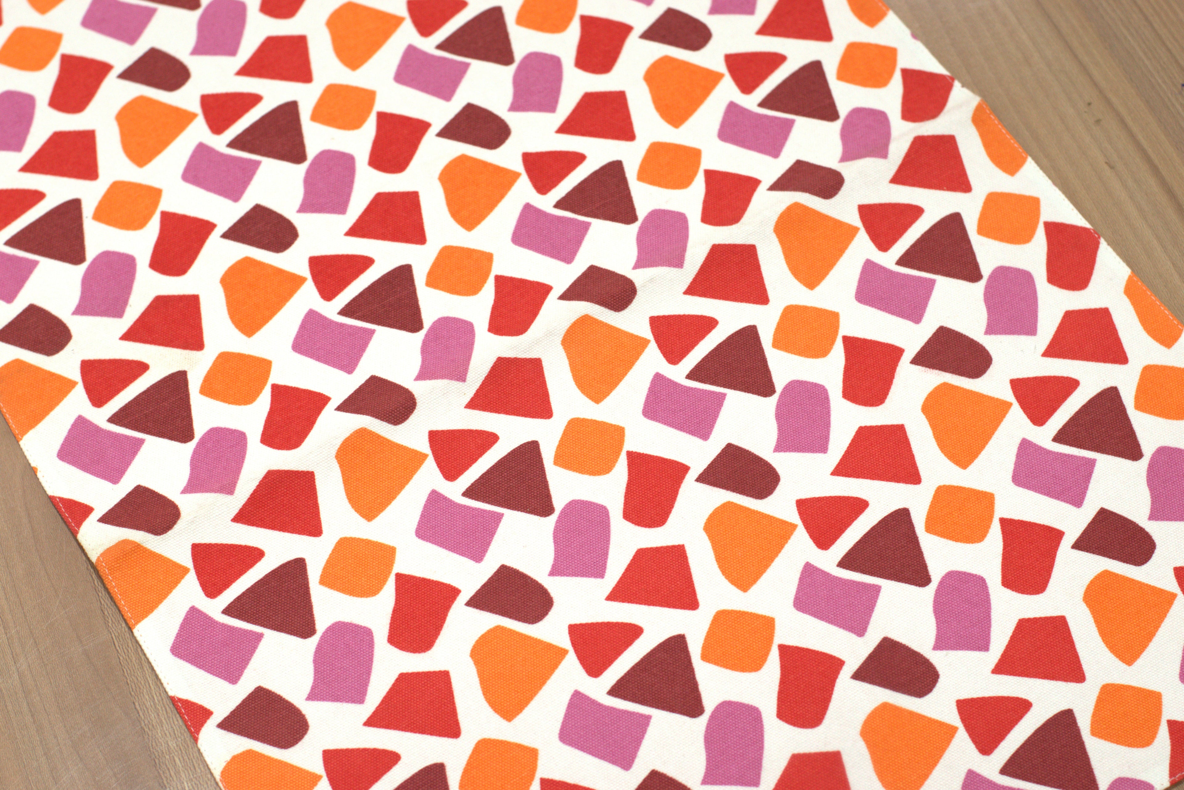 Modern Geometric Printed Table Runner – 120 × 40 cm - View 2 - Printed - Nushio