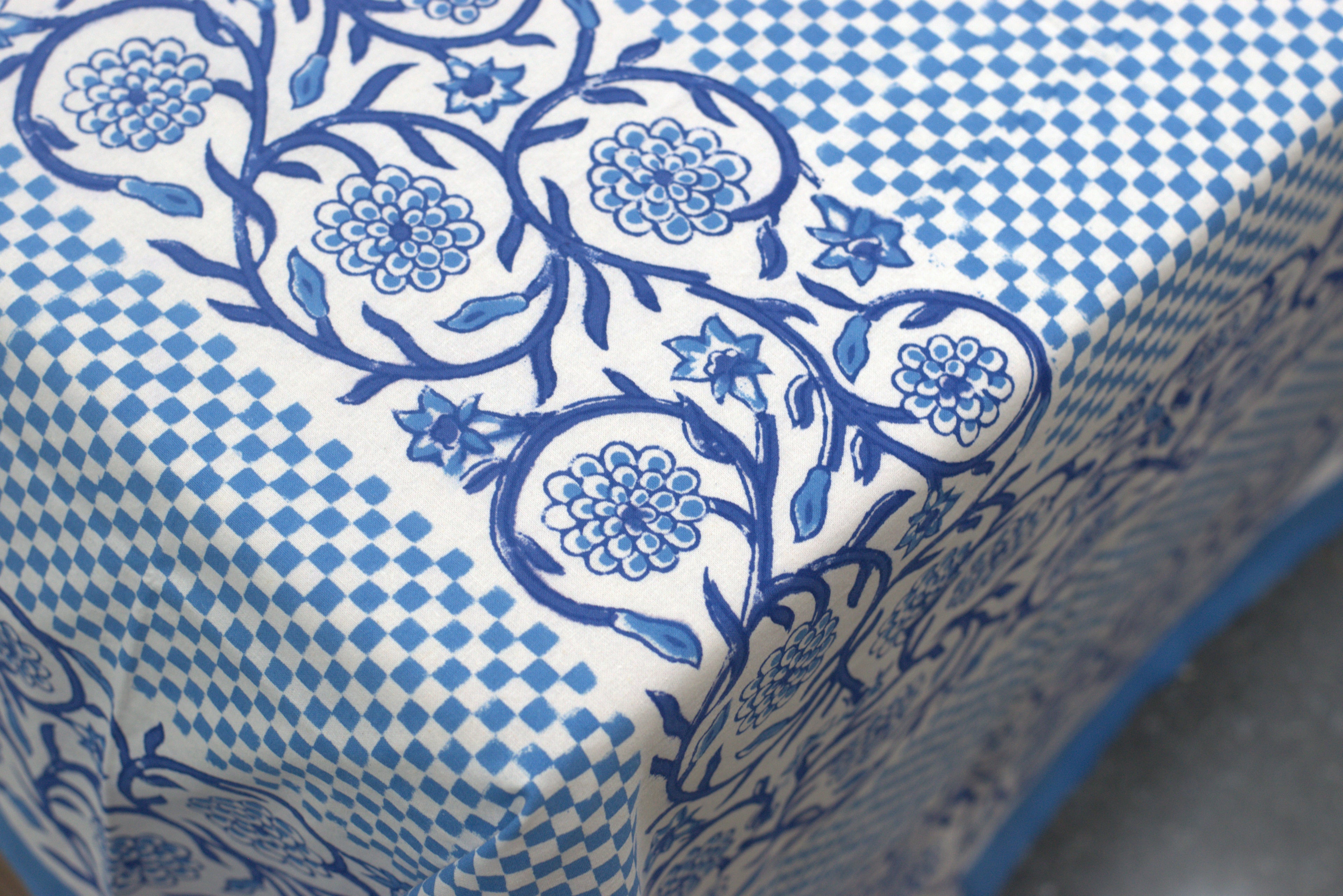 Blue Floral Printed Super King Size Bedsheet with 2 Pillow Covers - View 2 - Floral Printed - Nushio