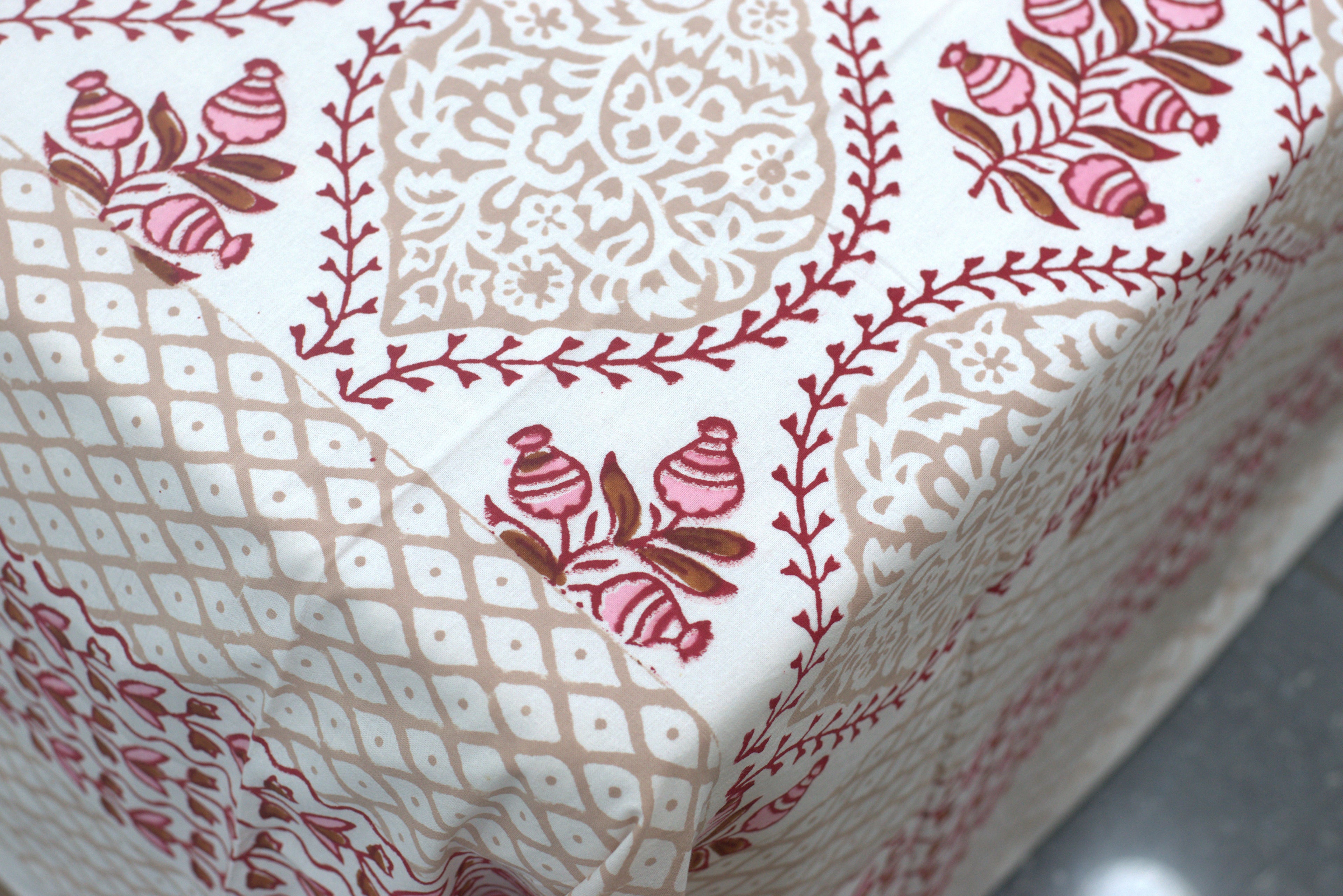 Premium Super King Size Cotton Bedsheet with 2 Pillow Covers – Beige &amp; Red Floral Printed Bed Sheet