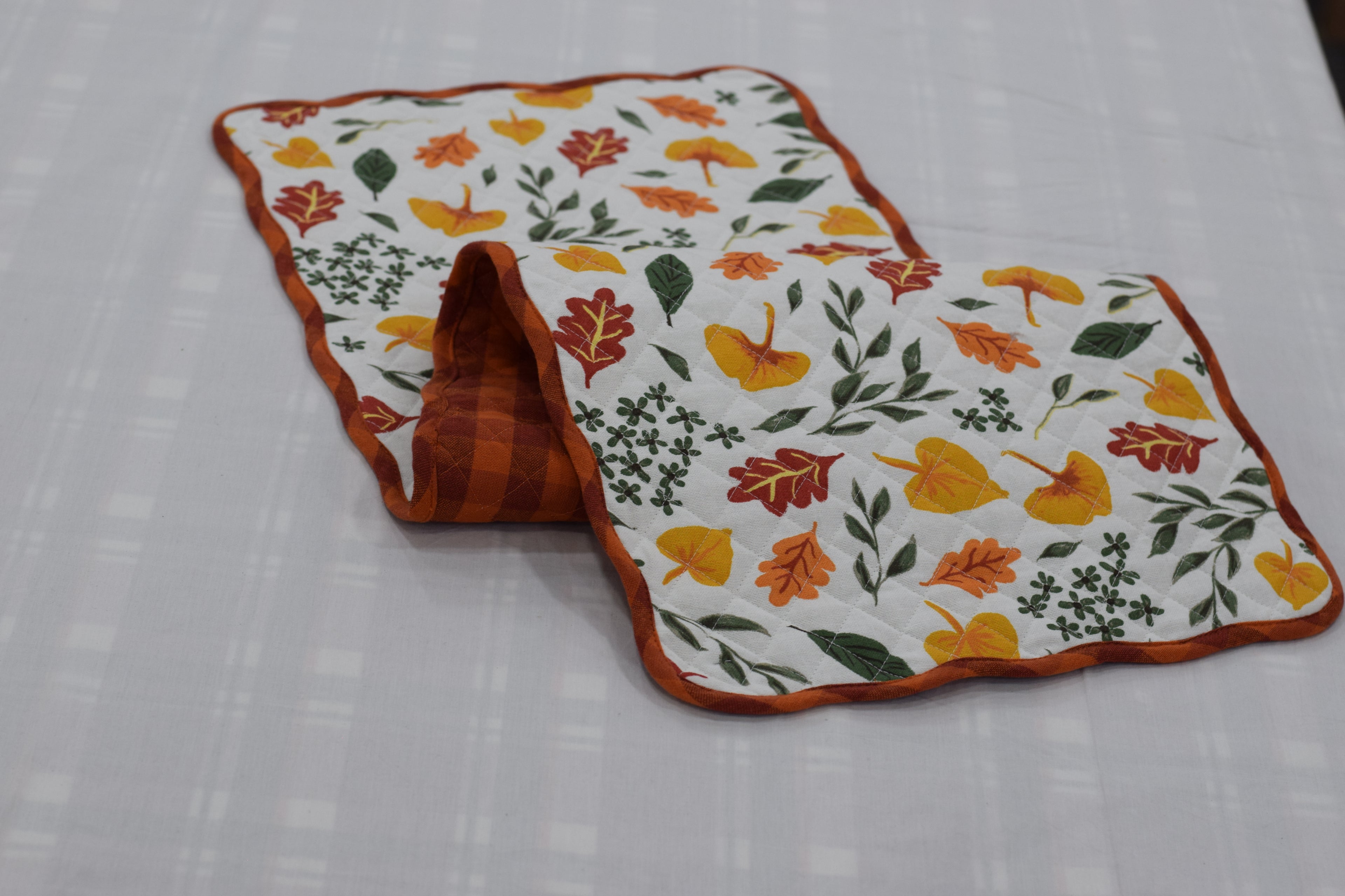 Autumn Leaf Printed Table Runner – 90 x 30 cm | Nushio