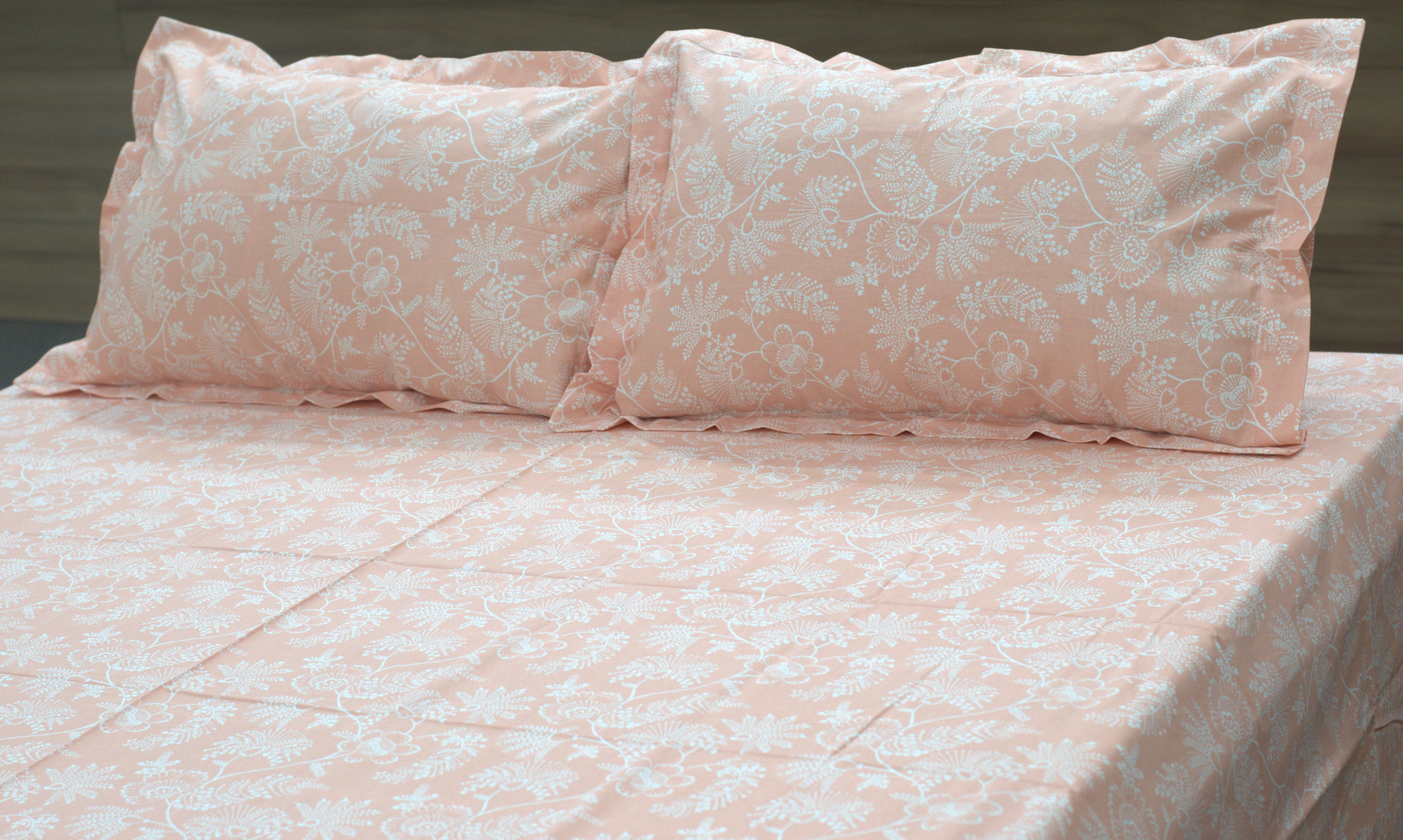 Peach Floral Queen Size Bedsheet Set with 2 Pillow Covers –  Cotton Printed Bed Sheet - View 2 - Cotton Floral Printed - Nushio