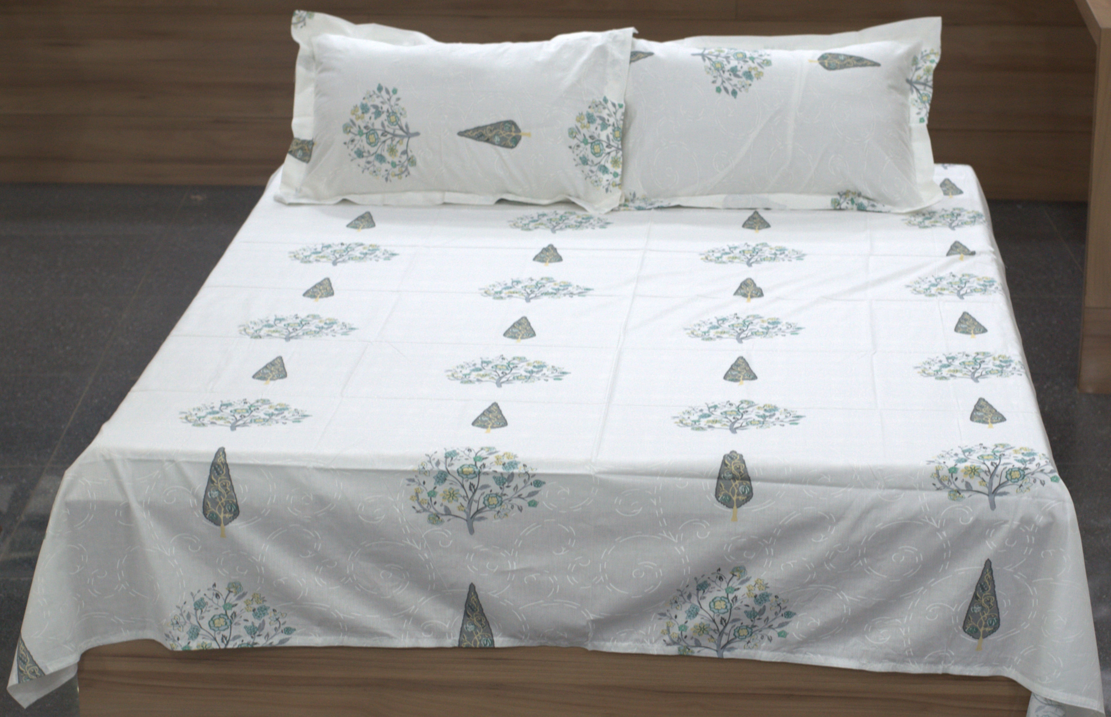 Botanical Tree Block-Print Queen Cotton Bedsheet Set with 2 Pillow Covers | Nushio