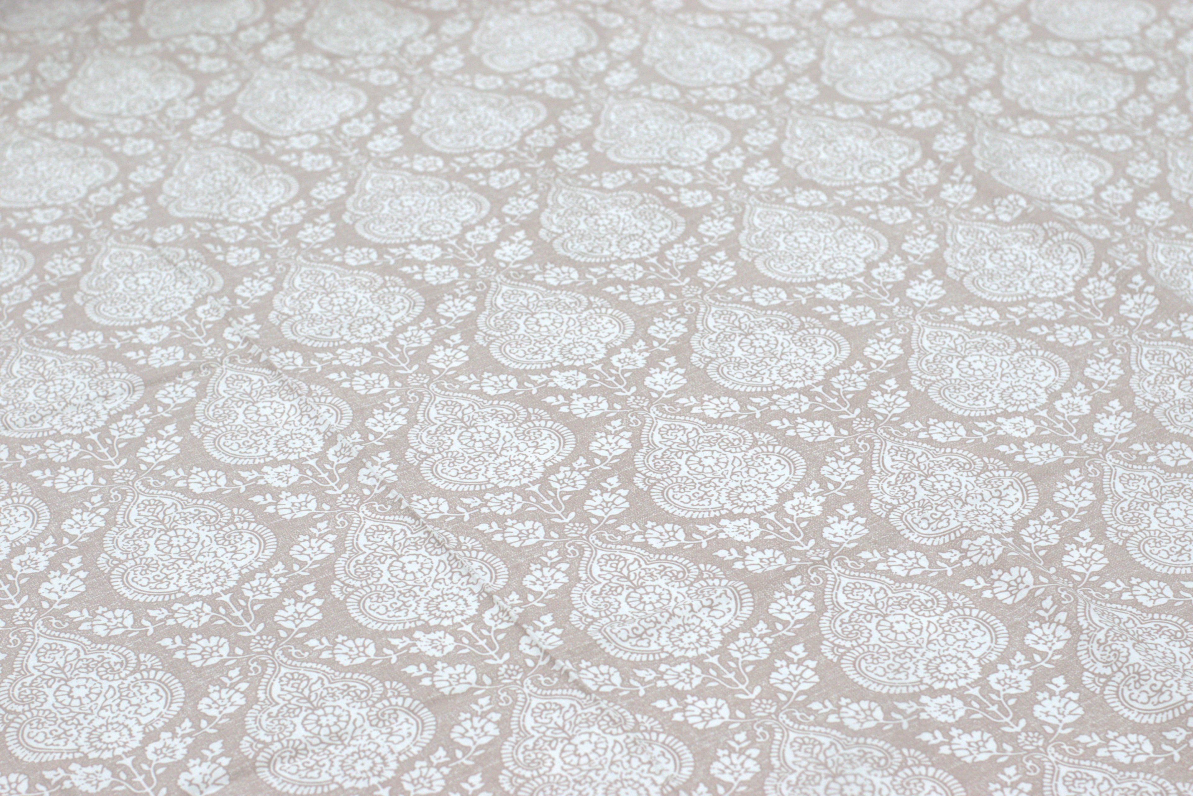 Queen Size Printed Cotton Bedsheet with 2 Pillow Covers – Elegant Beige Pattern Bed Sheet Set