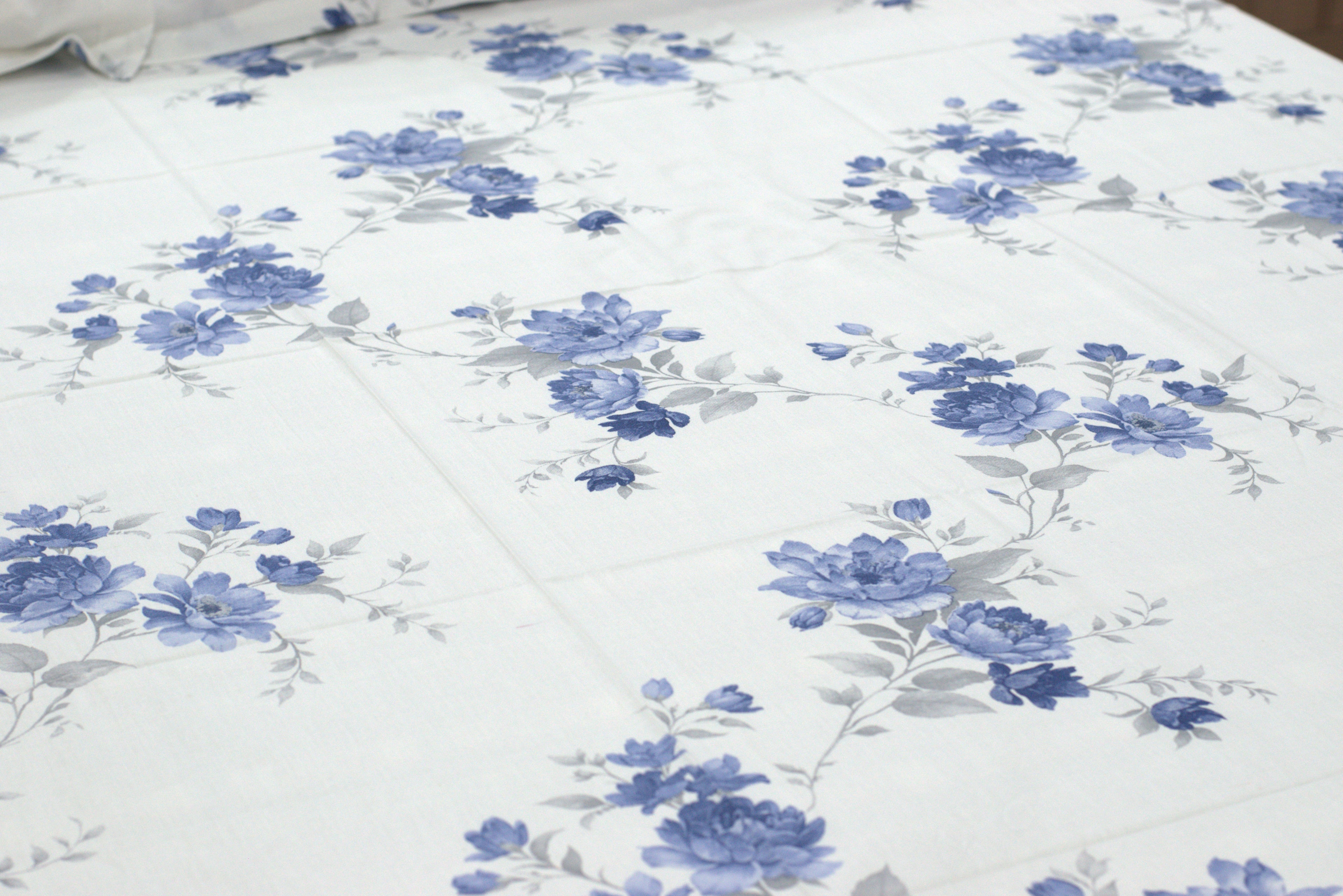 Blue Floral Print Queen Size Bedsheet with Pillow Covers - View 3 - Floral - Nushio