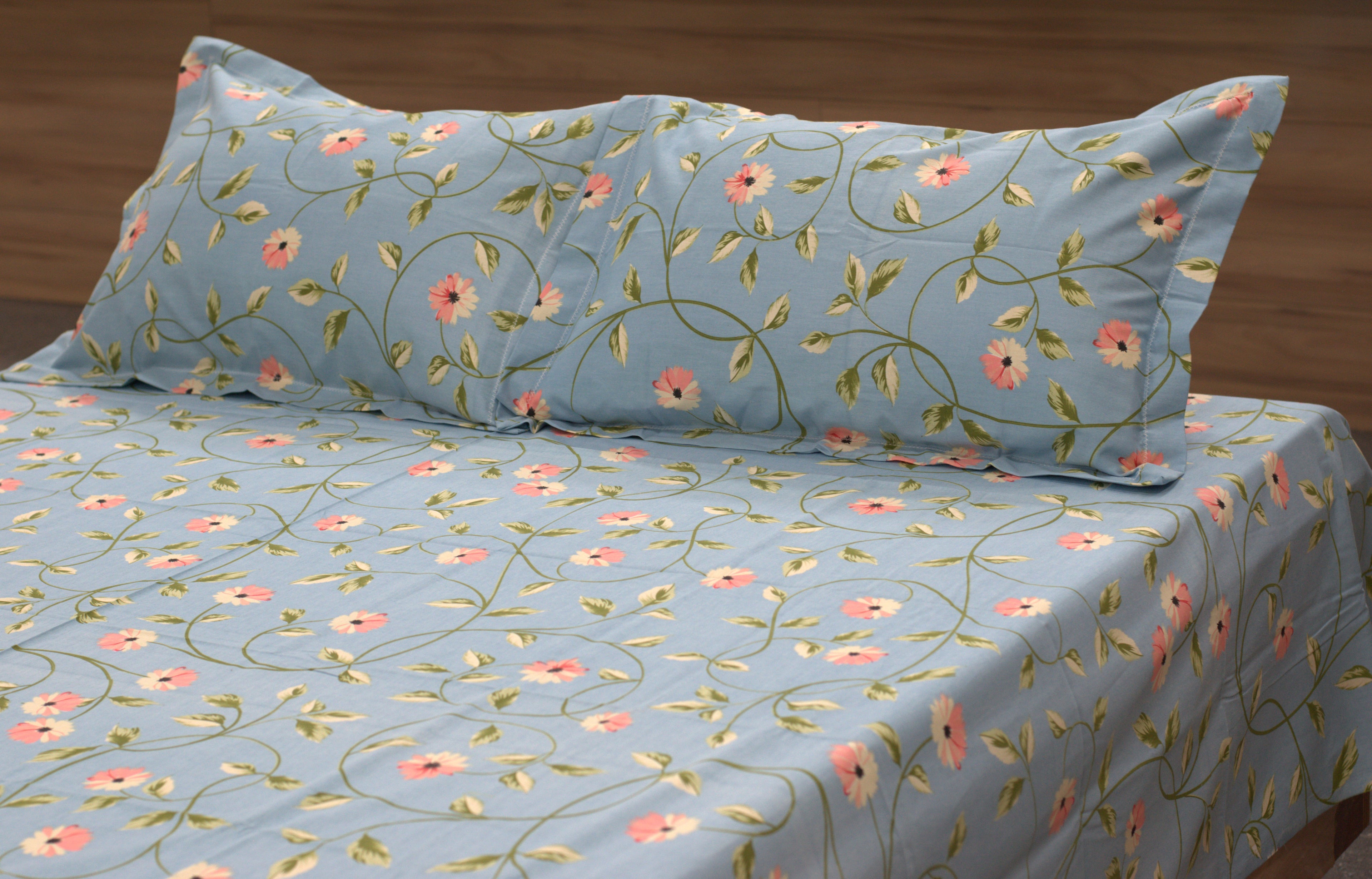 Queen Size Floral Cotton Bed Sheet with 2 Pillow Covers – Blue Printed Soft Bedding Set