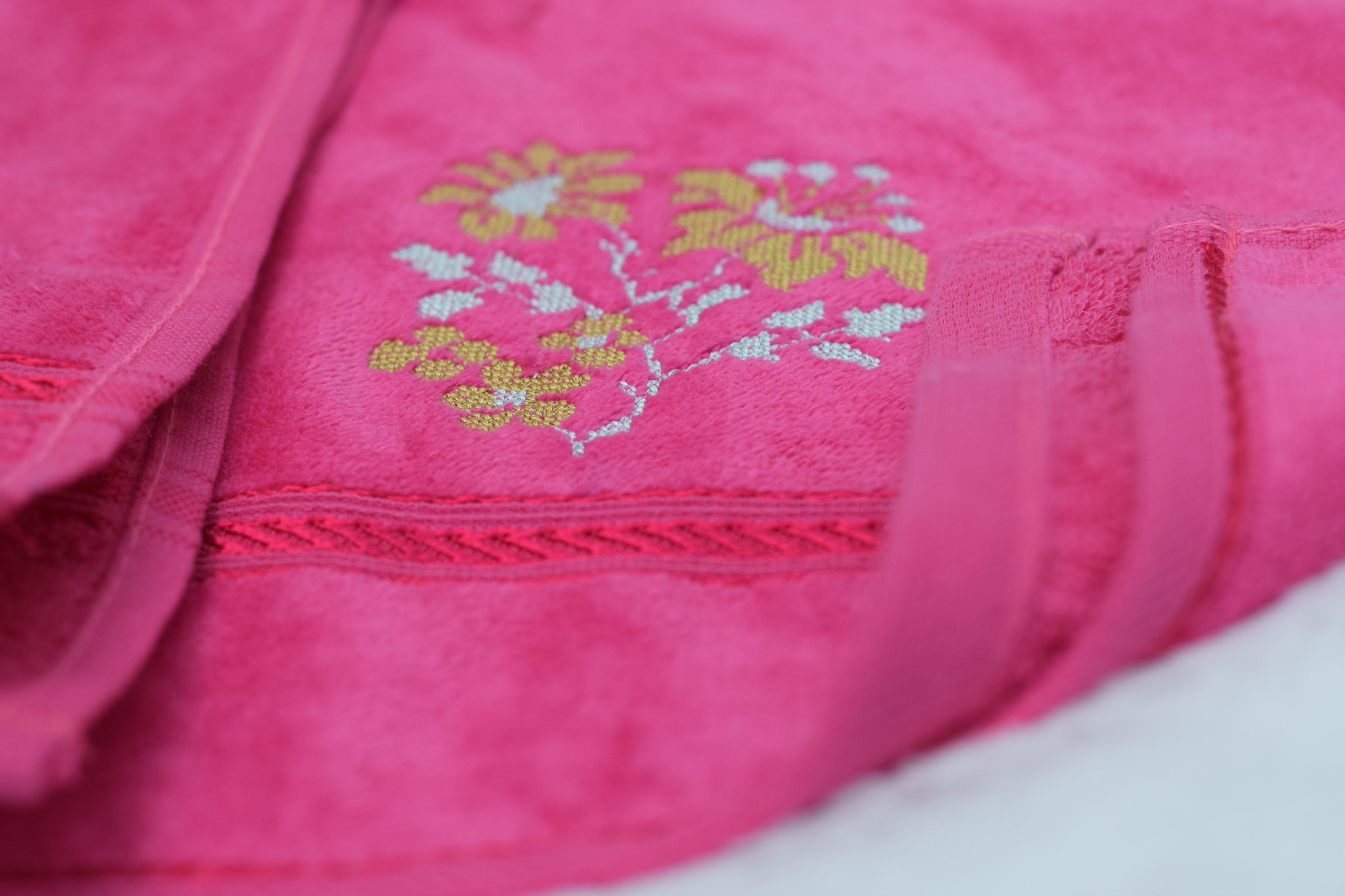 Luxury Turkish Embroidered Hand Towel – Soft Cotton, Floral Design