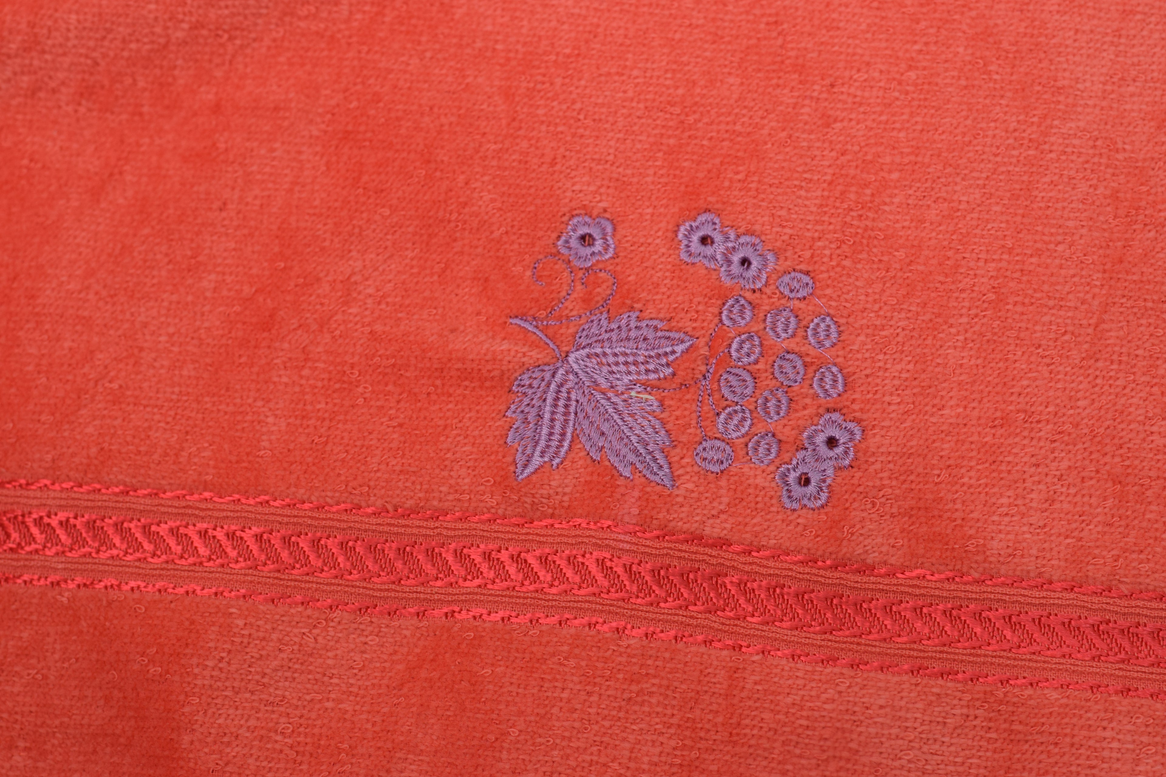 Premium Turkish Embroidered Hand Towel – Soft Cotton, Elegant Floral Design