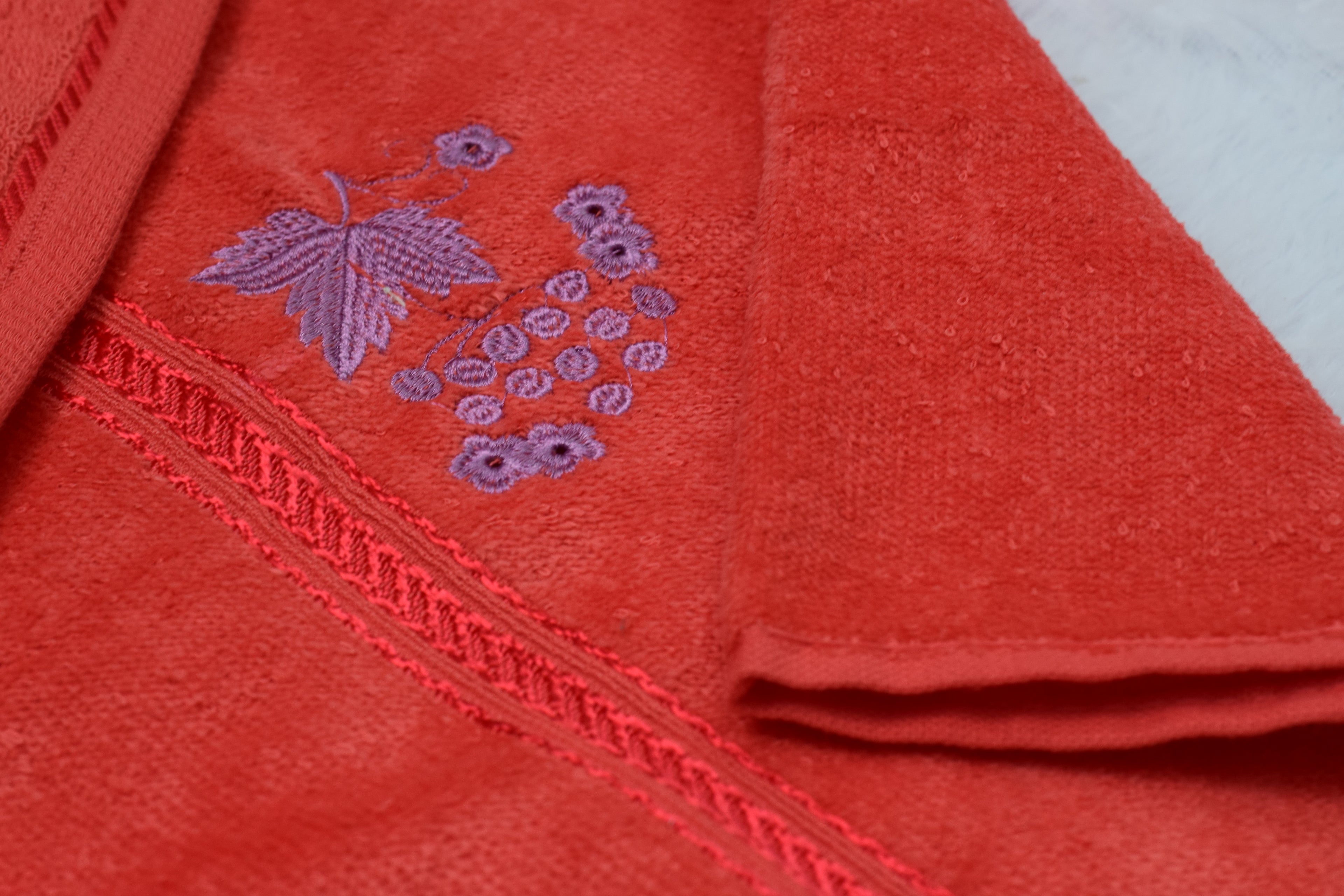 Premium Turkish Embroidered Hand Towel – Soft Cotton, Elegant Floral Design