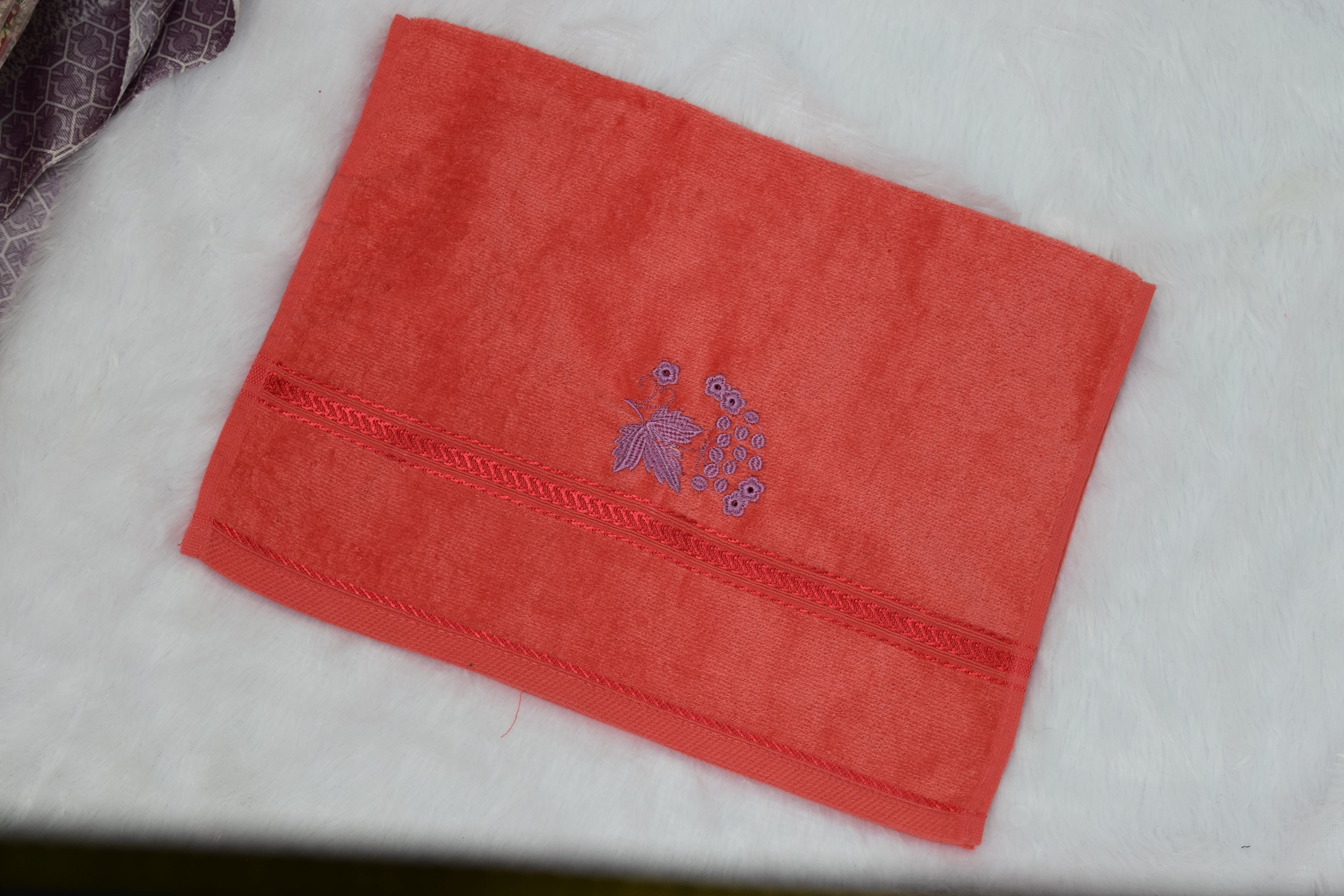Premium Turkish Embroidered Hand Towel – Soft Cotton, Elegant Floral Design
