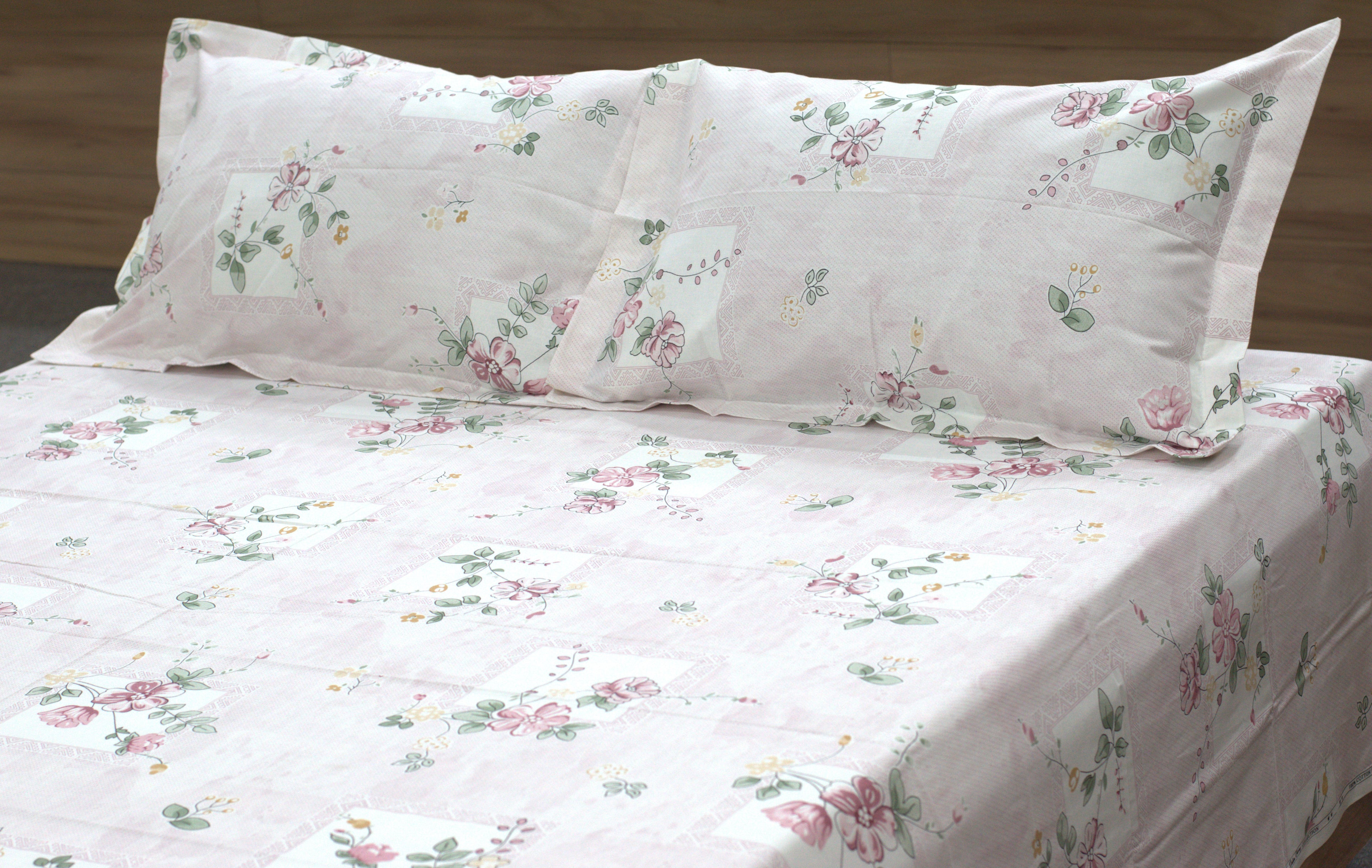 Queen Size Floral Printed Bedsheet with 2 Pillow Covers – Pink Flower Design