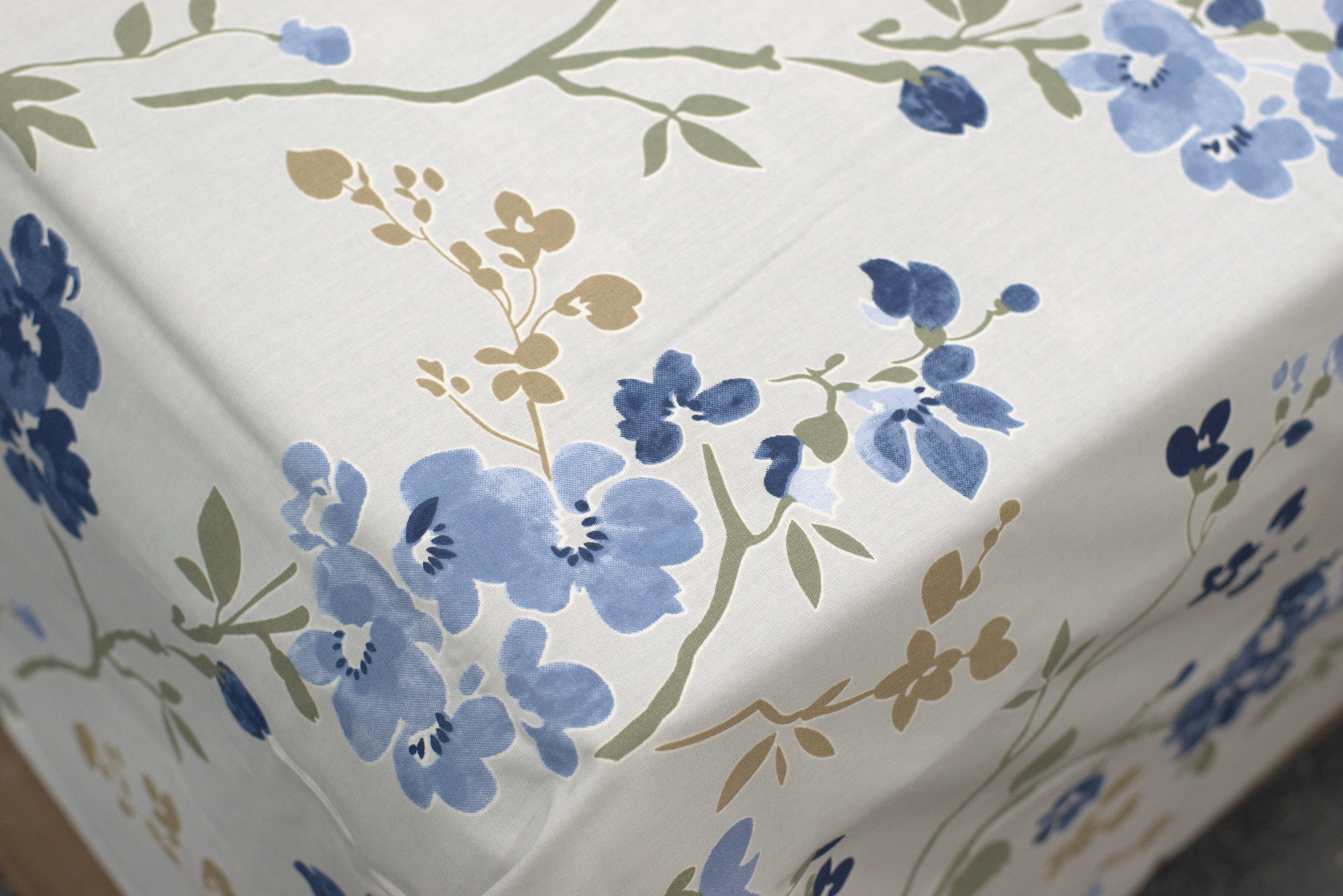 Blue Floral Queen Size Bedsheet with 2 Pillow Covers - View 2 - Floral - Nushio