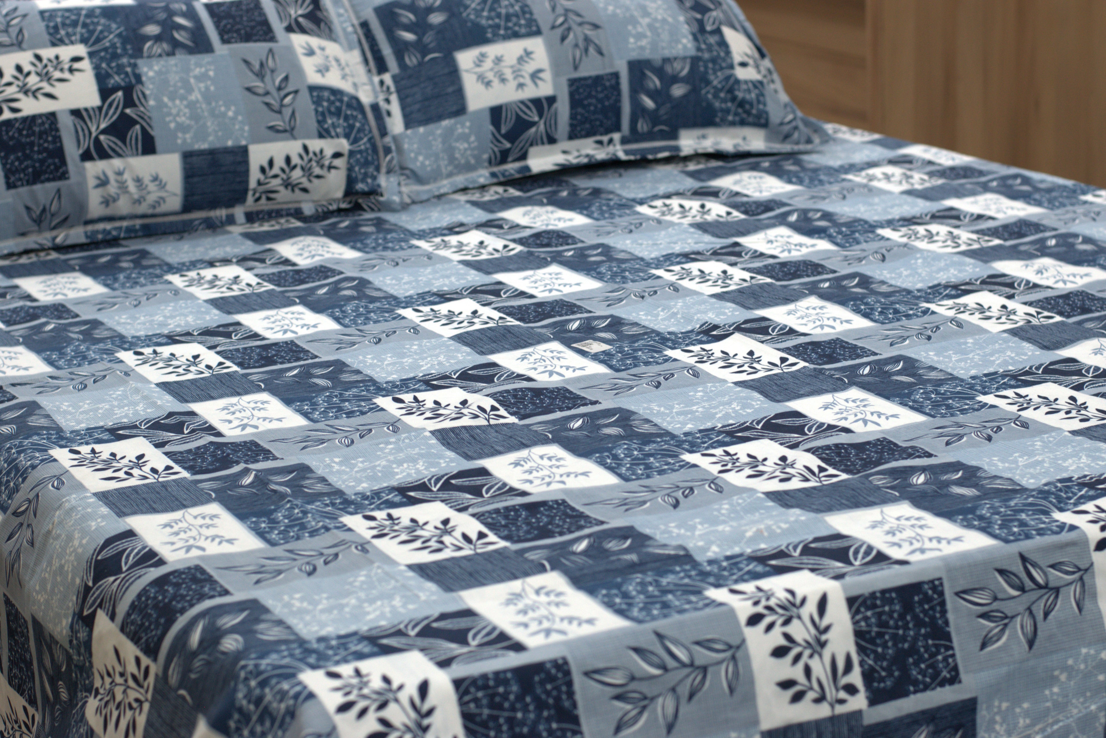 Soft Feel Blend Bedsheet – Blue Patchwork Floral Design (225 x 250 cm)