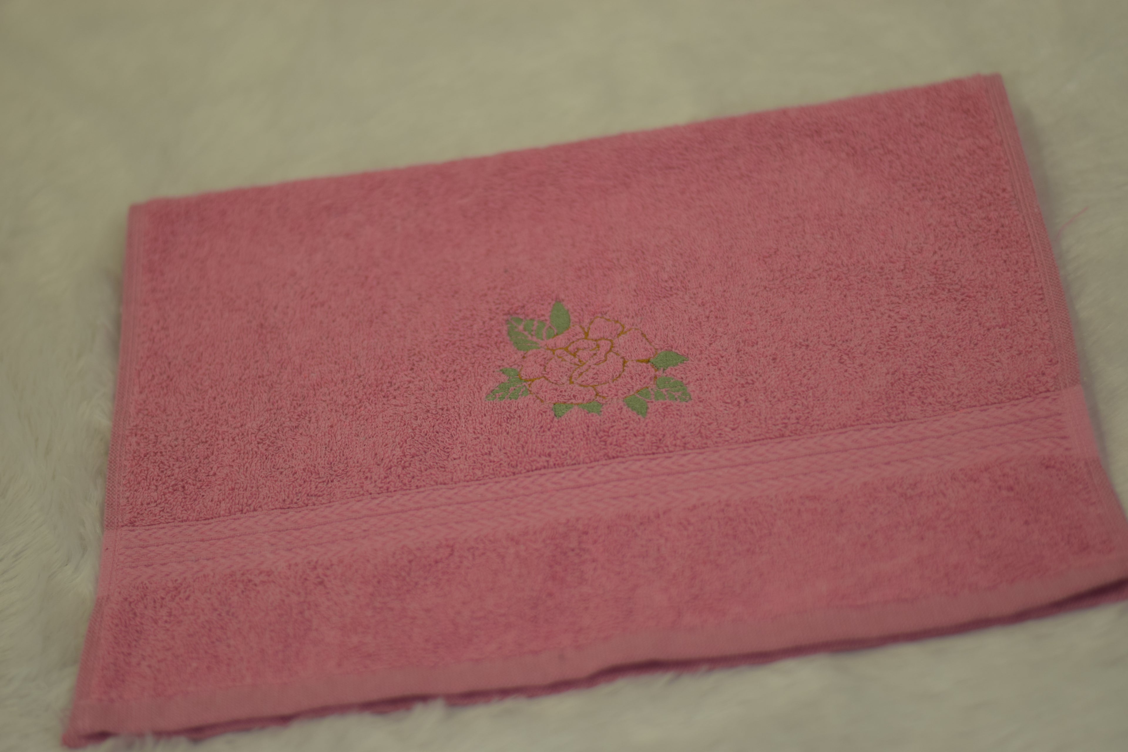 Turkish Embroidered Pink Towel – Rose Bloom Motif on Soft Cotton