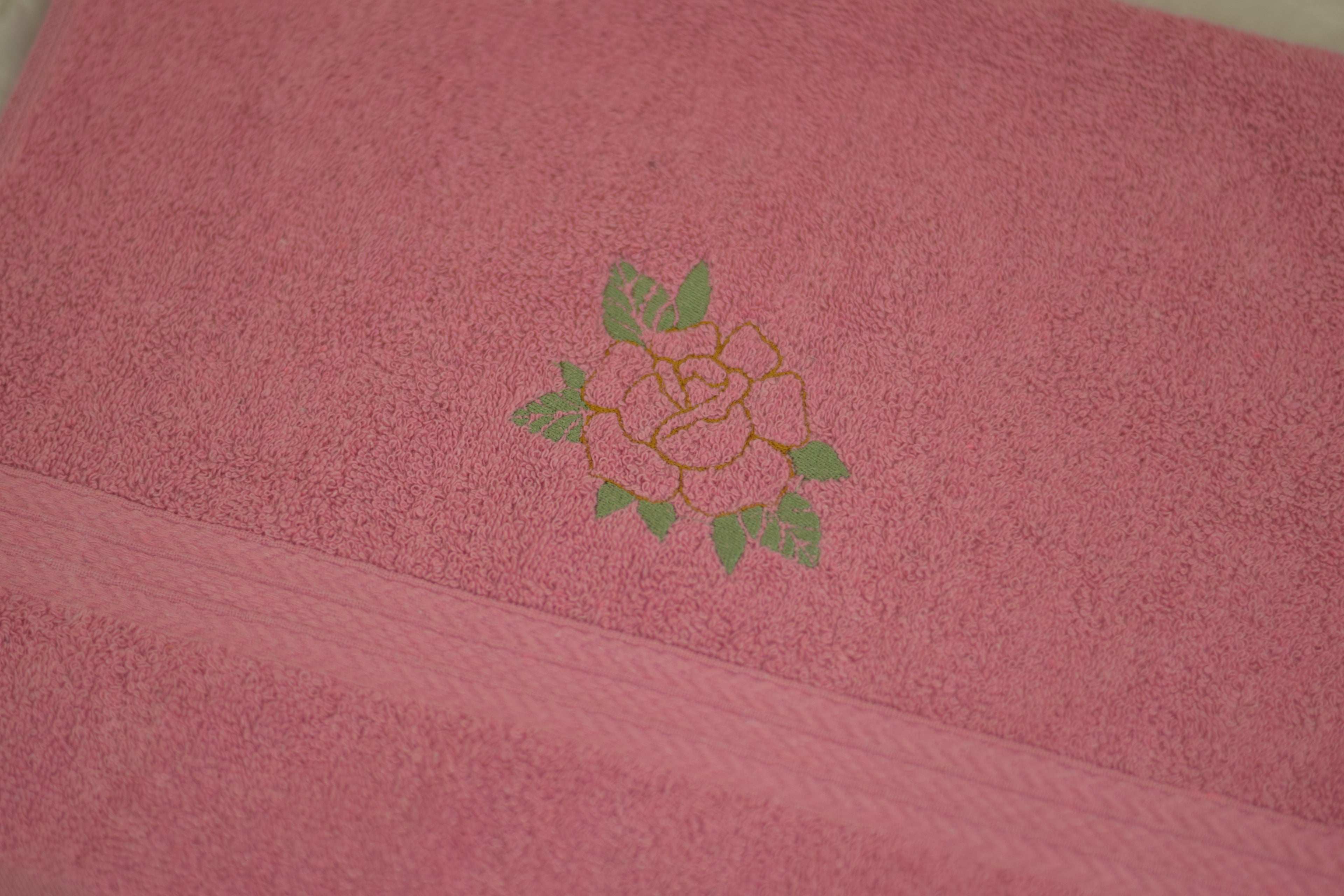 Turkish Embroidered Pink Towel – Rose Bloom Motif on Soft Cotton
