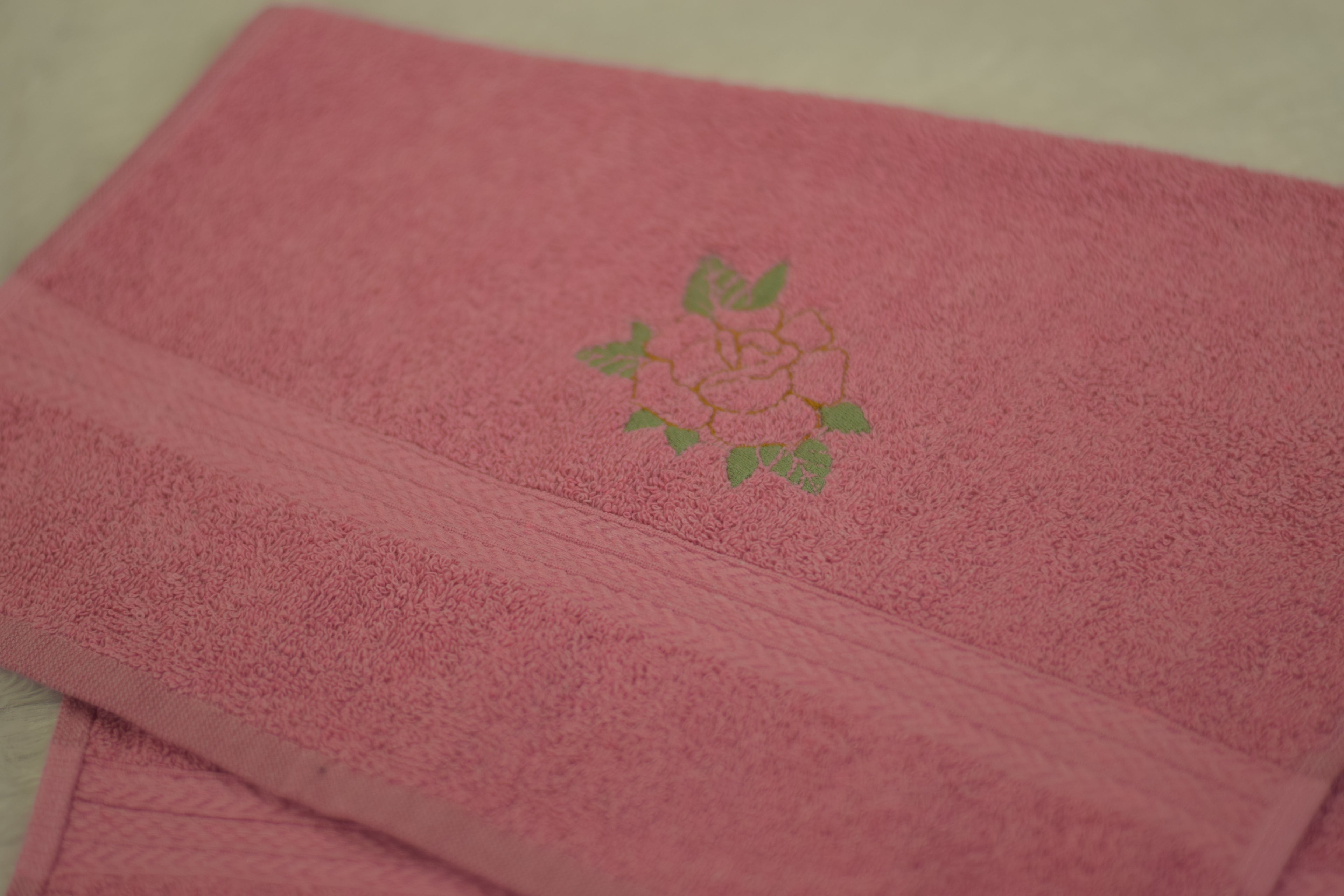 Turkish Embroidered Pink Towel – Rose Bloom Motif on Soft Cotton