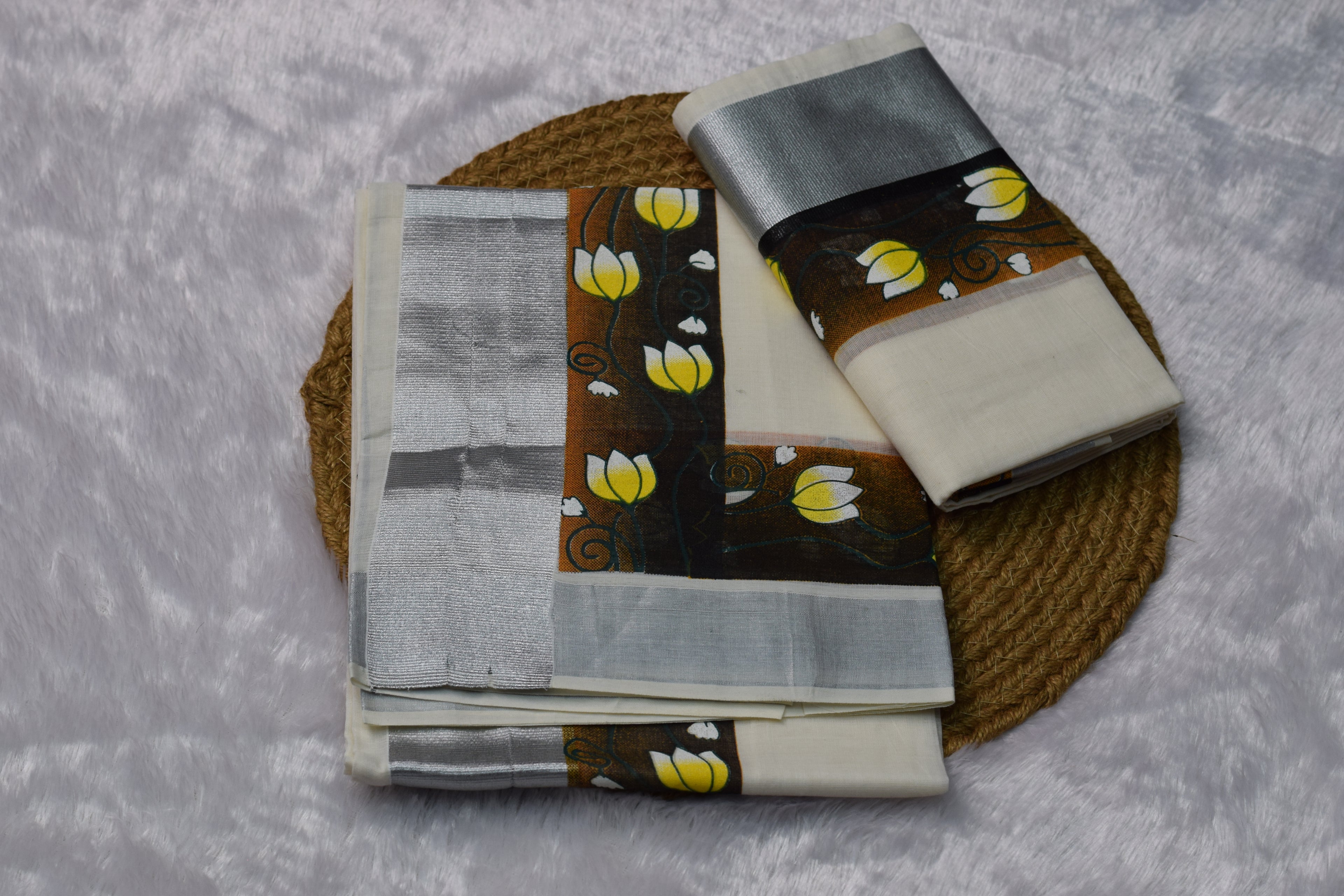 Off-White set mundu with Silver Zari Border & Floral Printed - View 2 - Floral Printed - Nushio