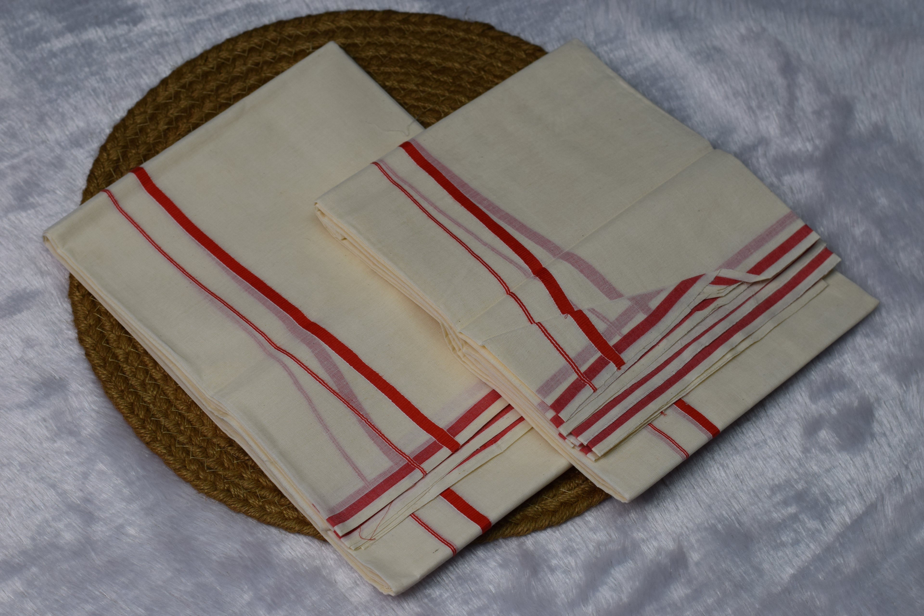 Kerala set mundu with Red Border - View 3 - Nushio