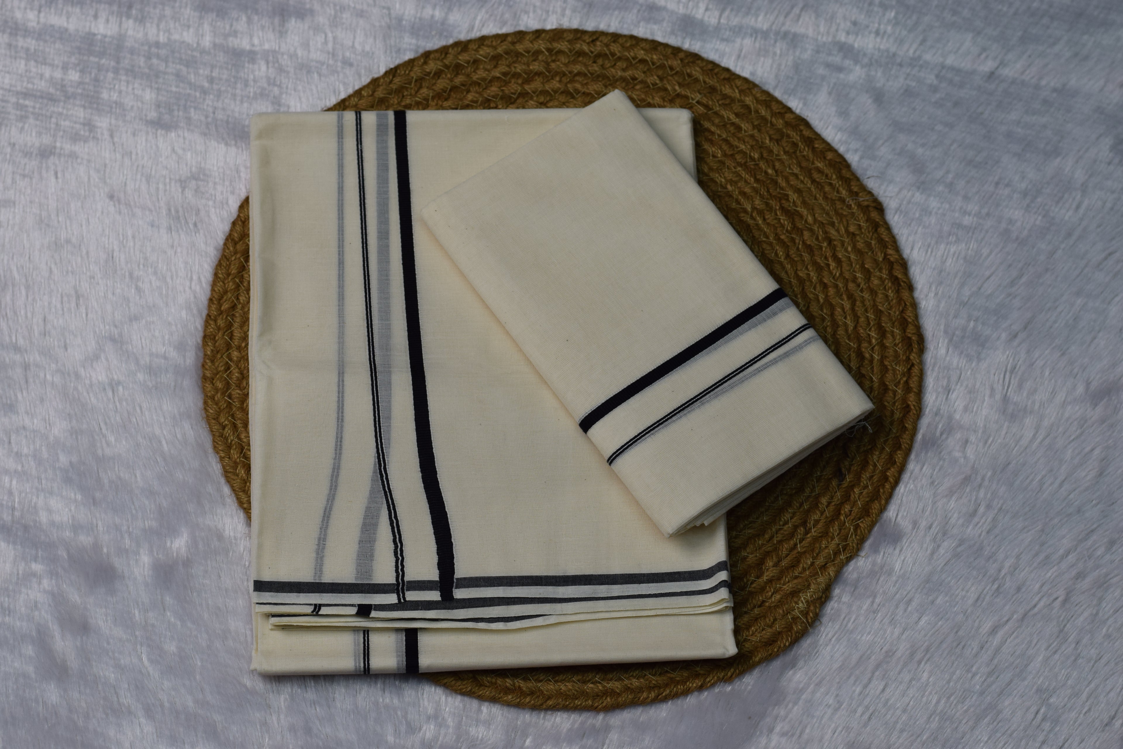 Kerala Cotton set mundu with Black Border - View 3 - Cotton - Nushio