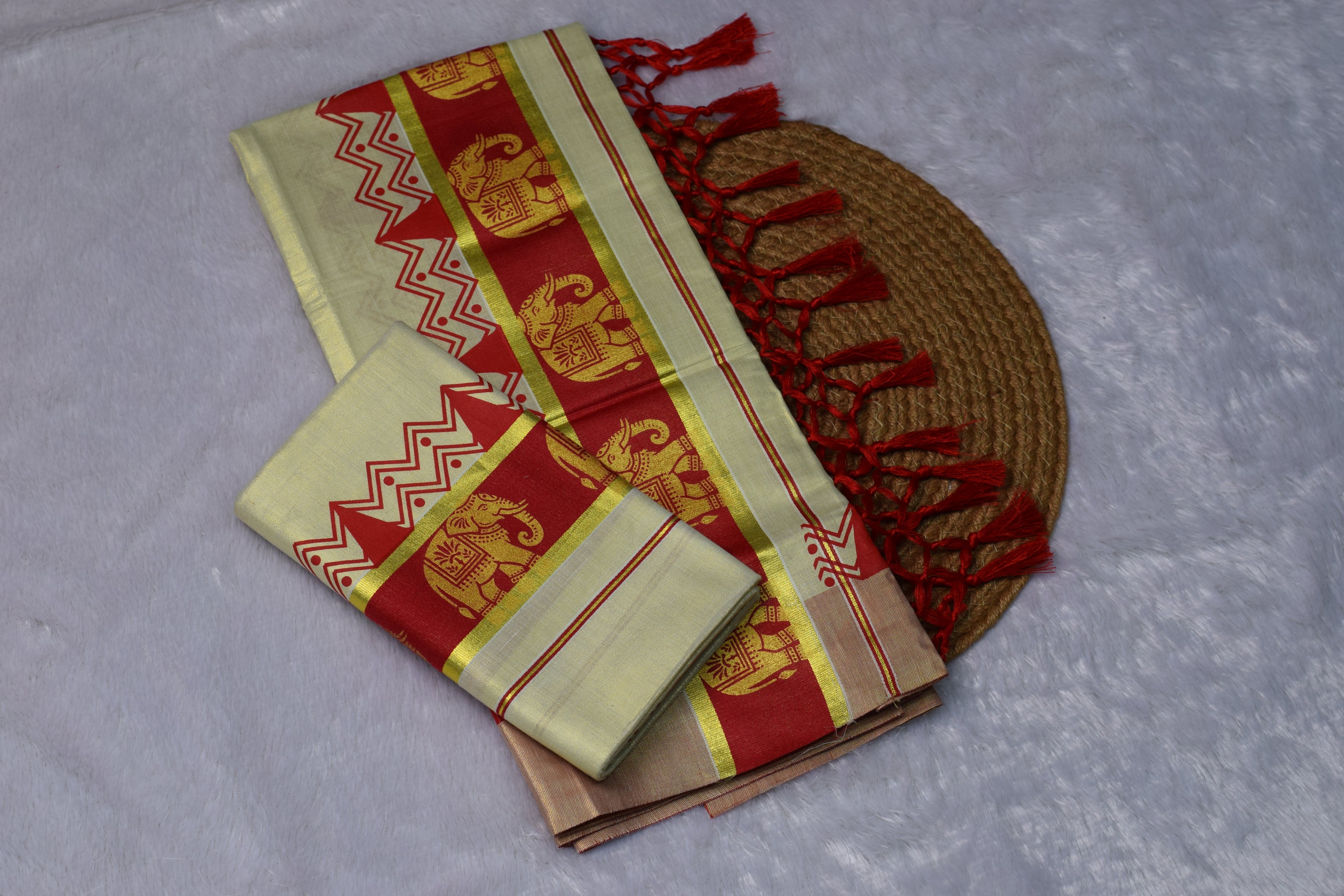 Kerala Kasavu Set Mundu with Red Elephant Border & Tassel Design - View 3 - Nushio