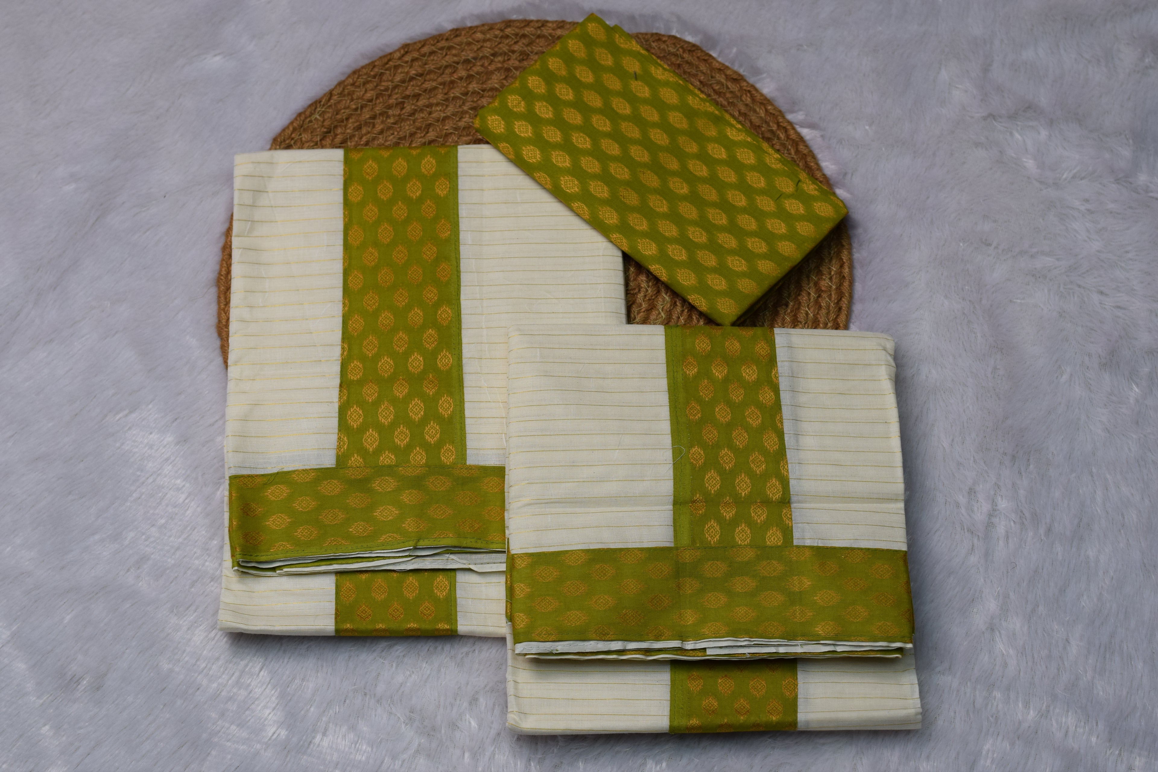 Kerala Kasavu Set Mundu with blouse- Green & Gold Jacquard Border - View 2 - Nushio