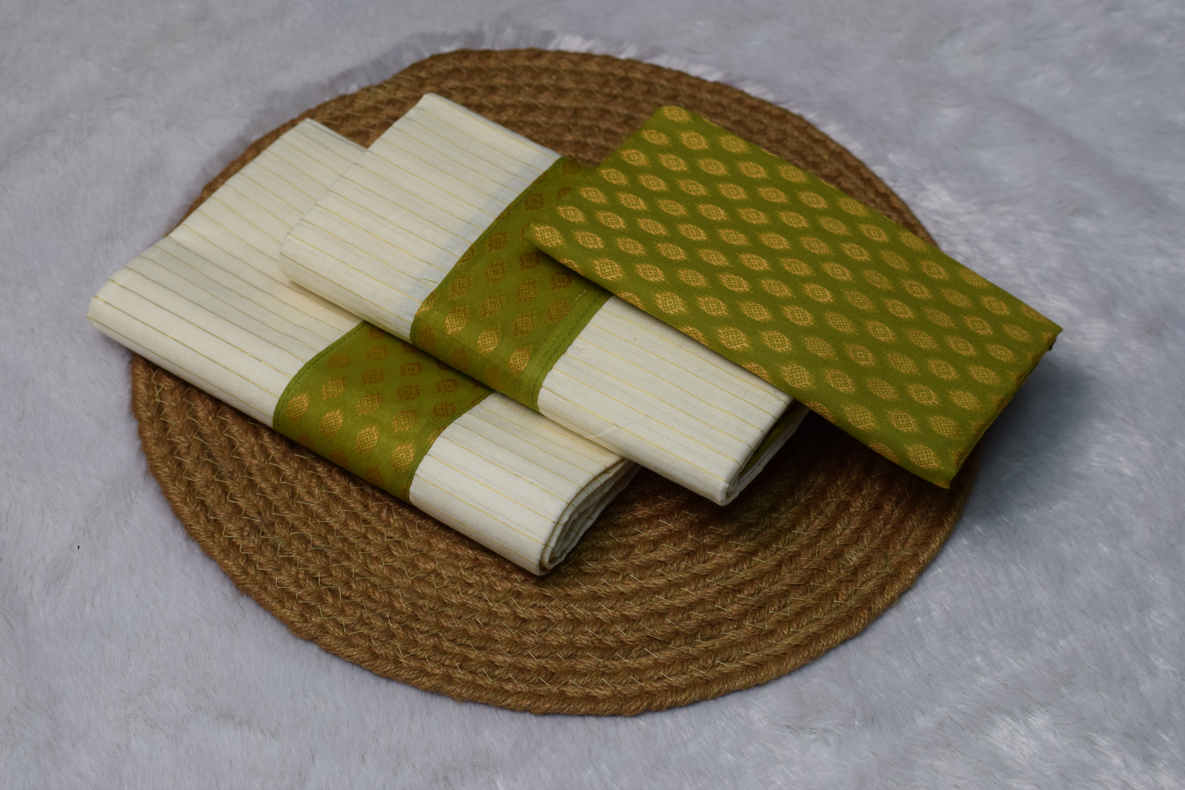 Kerala Kasavu Set Mundu with blouse- Green & Gold Jacquard Border - View 3 - Nushio
