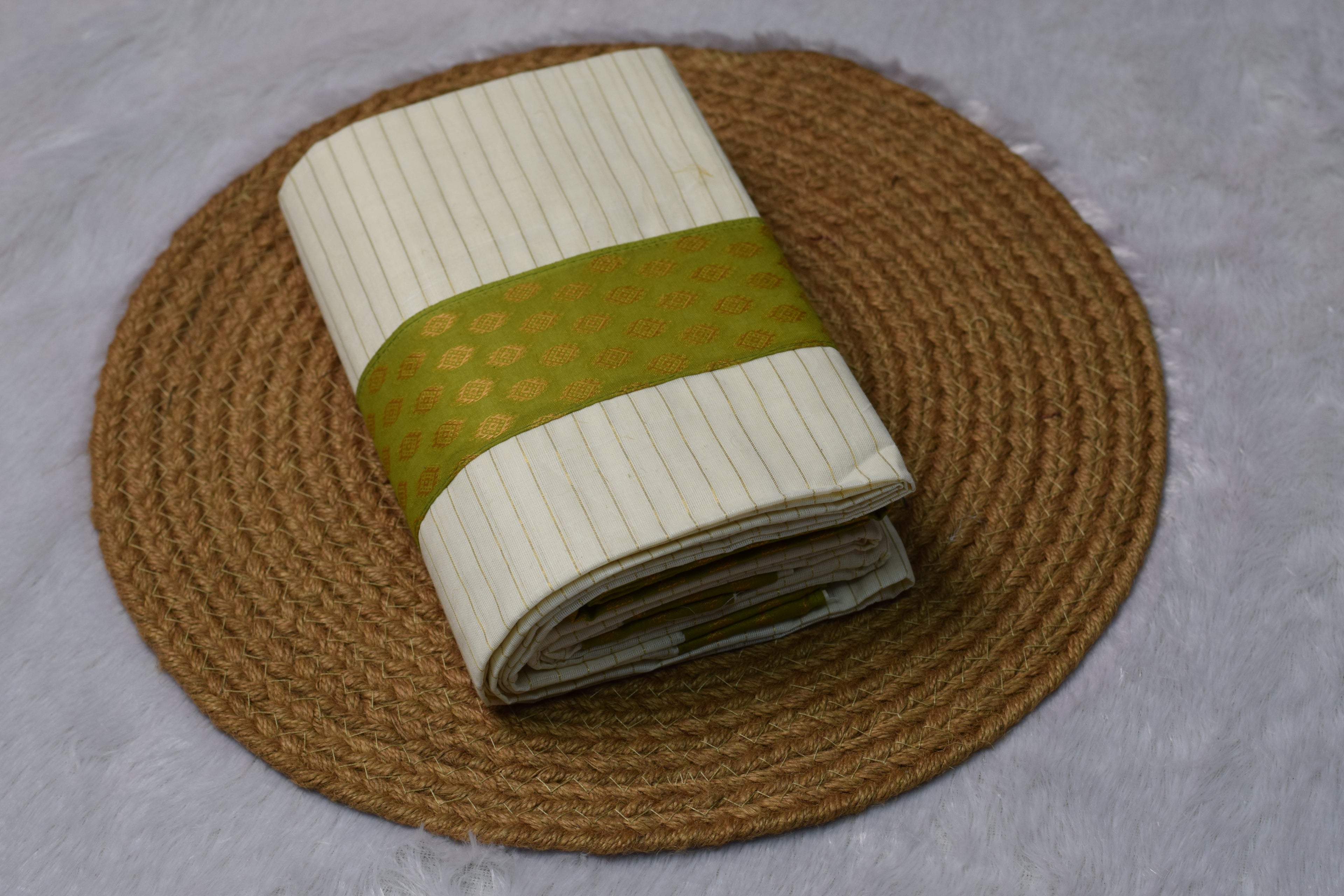 Kerala Kasavu Set Mundu with blouse- Green & Gold Jacquard Border