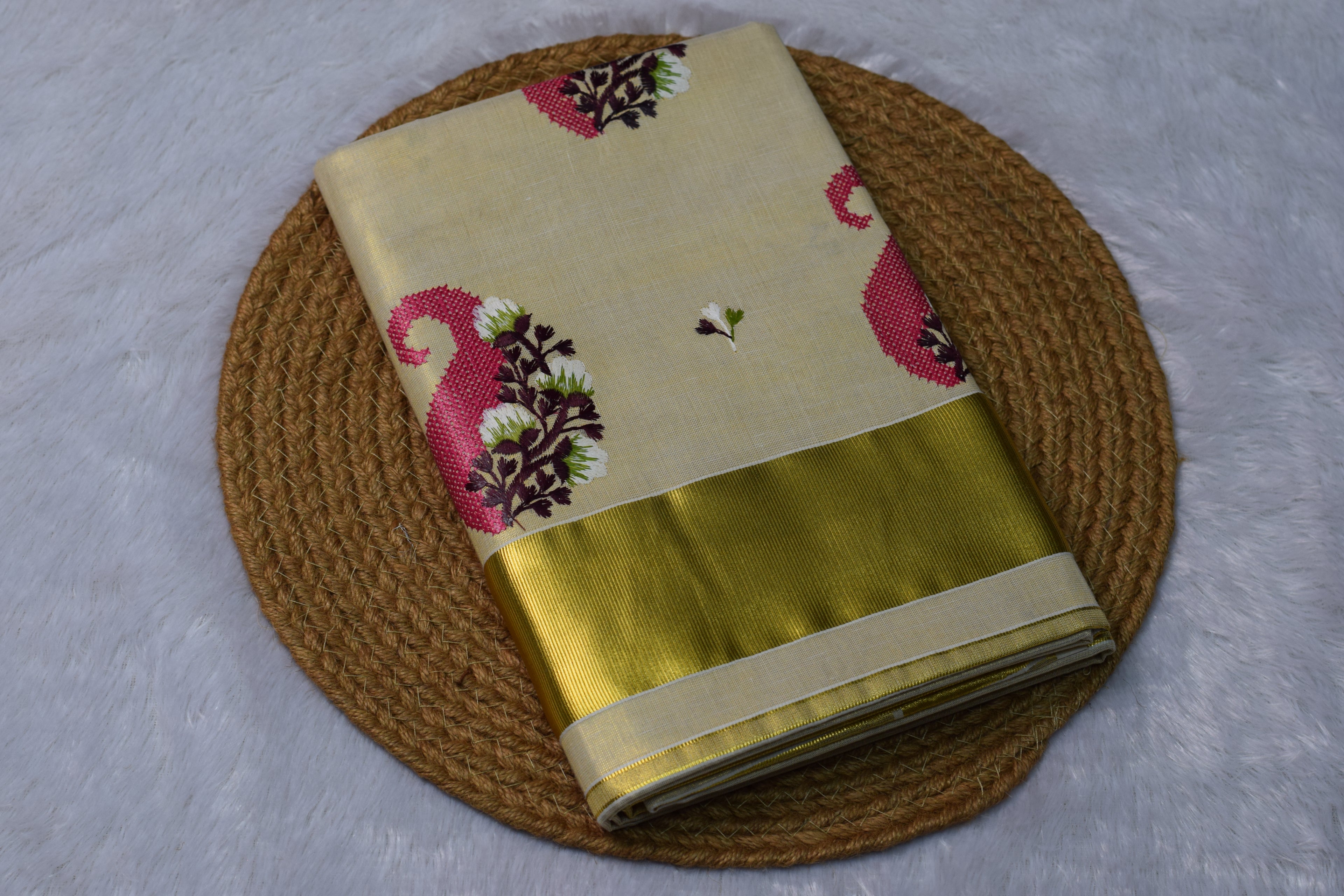 Kerala Kasavu Set Saree with Pink Paisley Design & Golden Border - Main Product Image - Nushio