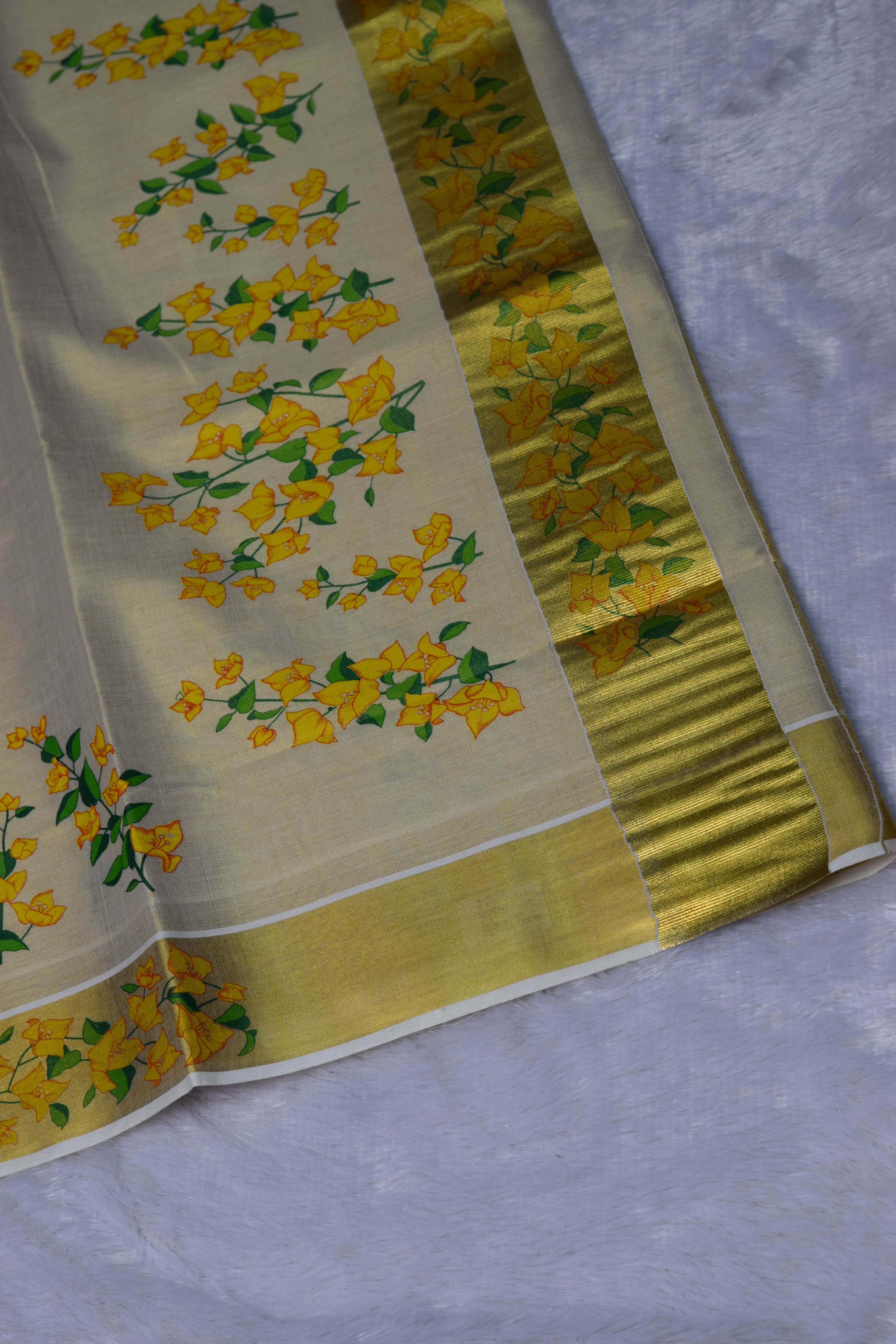 Cream Kasavu Set Saree with Yellow Floral Print & Golden Zari Border - View 3 - Floral - Nushio