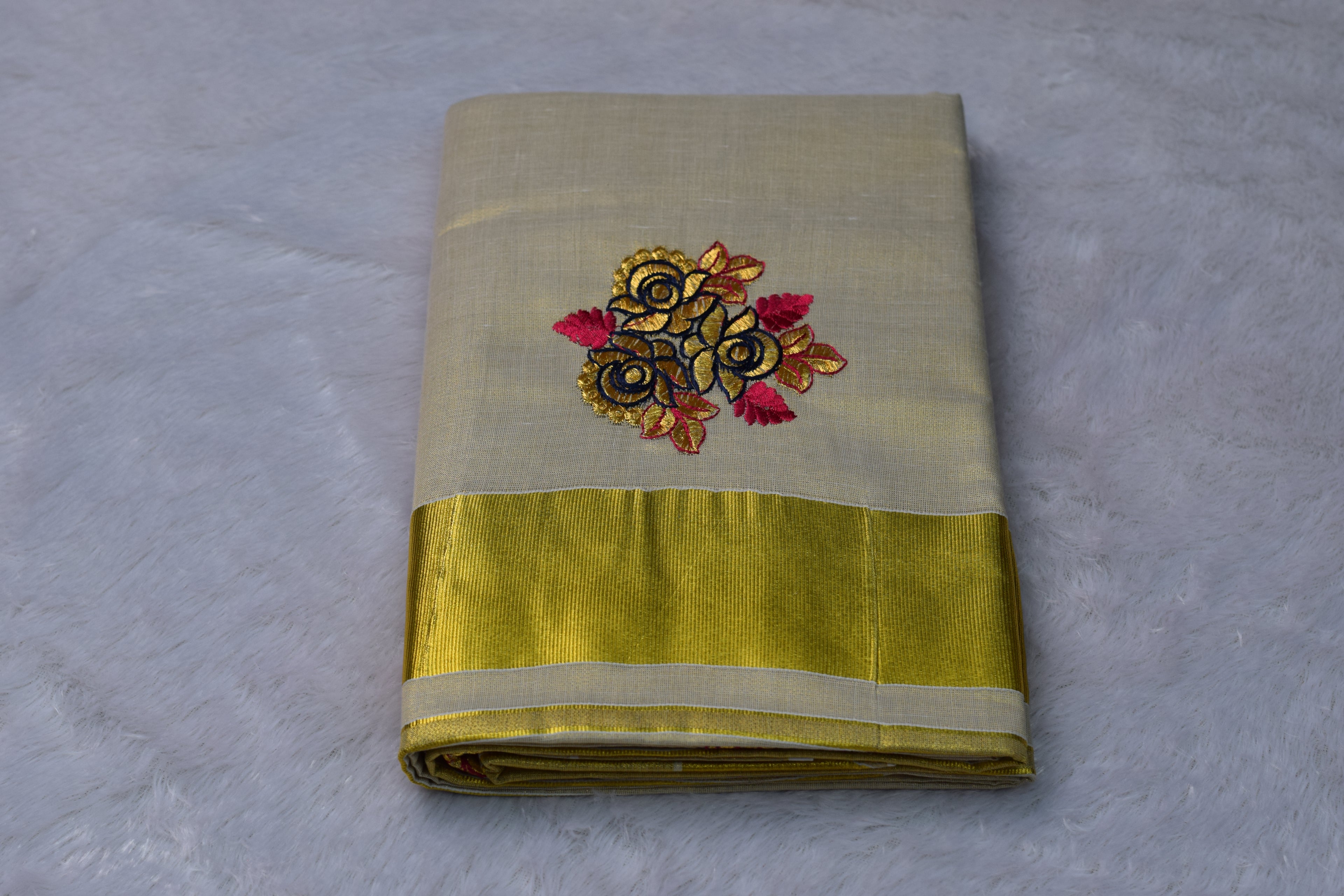 Off-White Kerala Kasavu Saree Set with Floral Embroidery & Golden Border - View 2 - Floral - Nushio