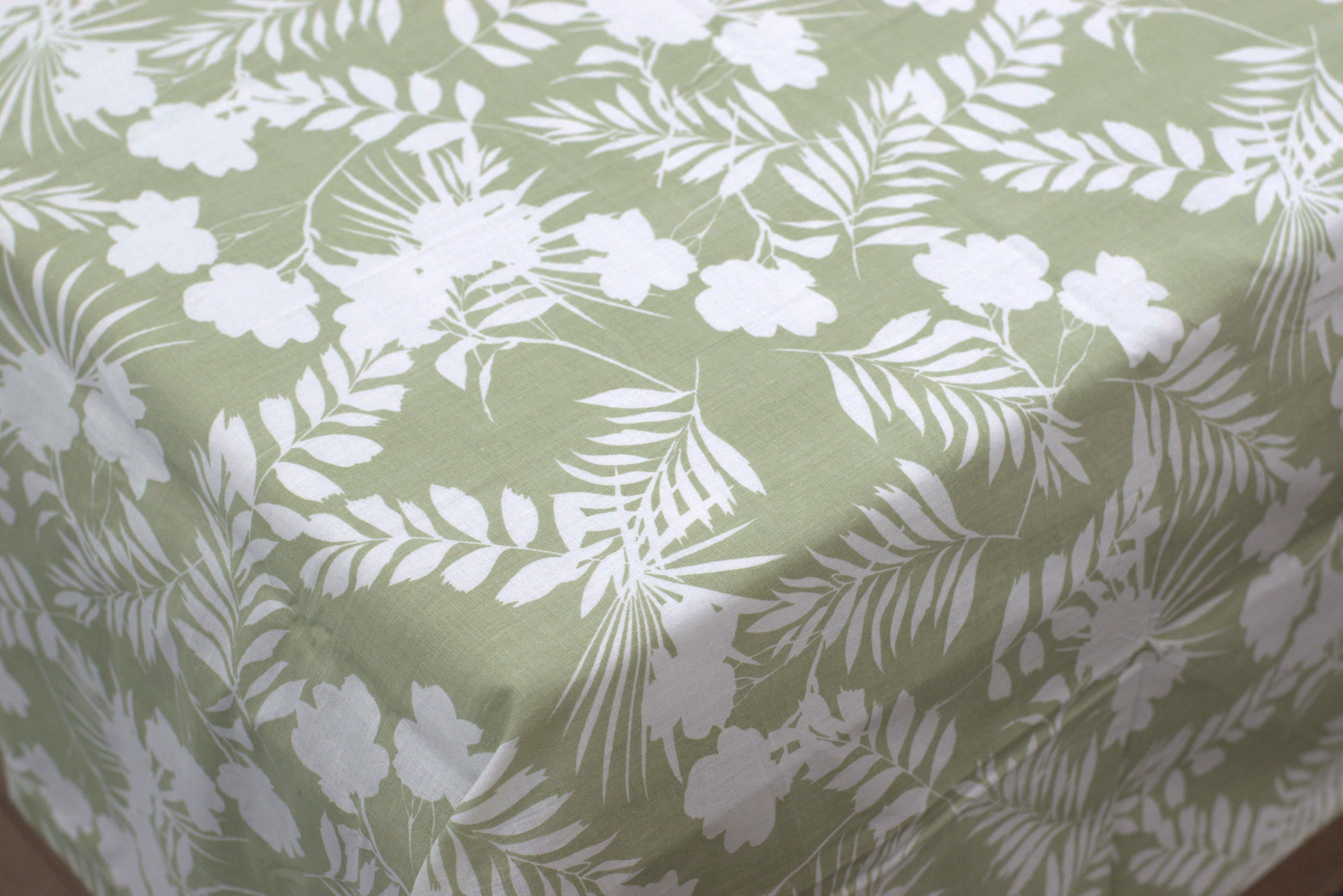 Olive Green Floral Queen Size Bedsheet with Pillow Covers – Cotton Bed Sheet Set - View 3 - Cotton Floral - Nushio