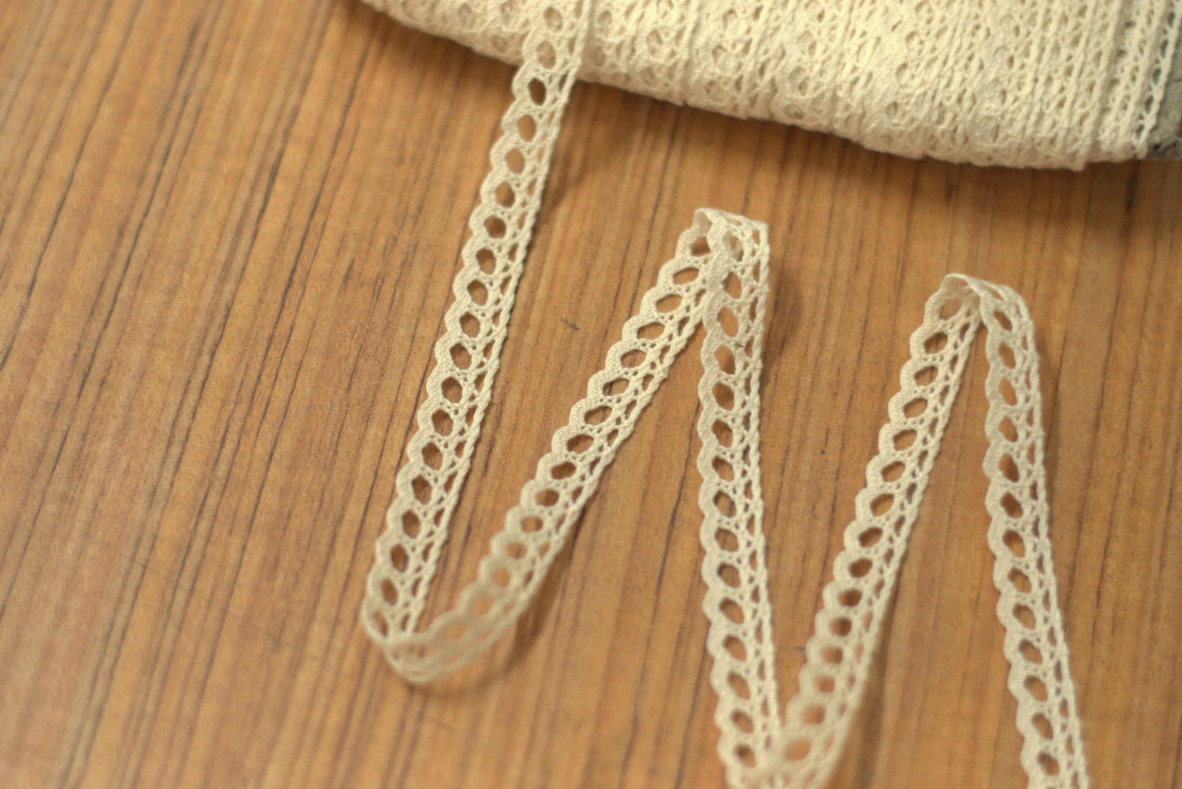 White/Beige Cotton Lace Trim - 1 cm Width - 10M / 20M Roll