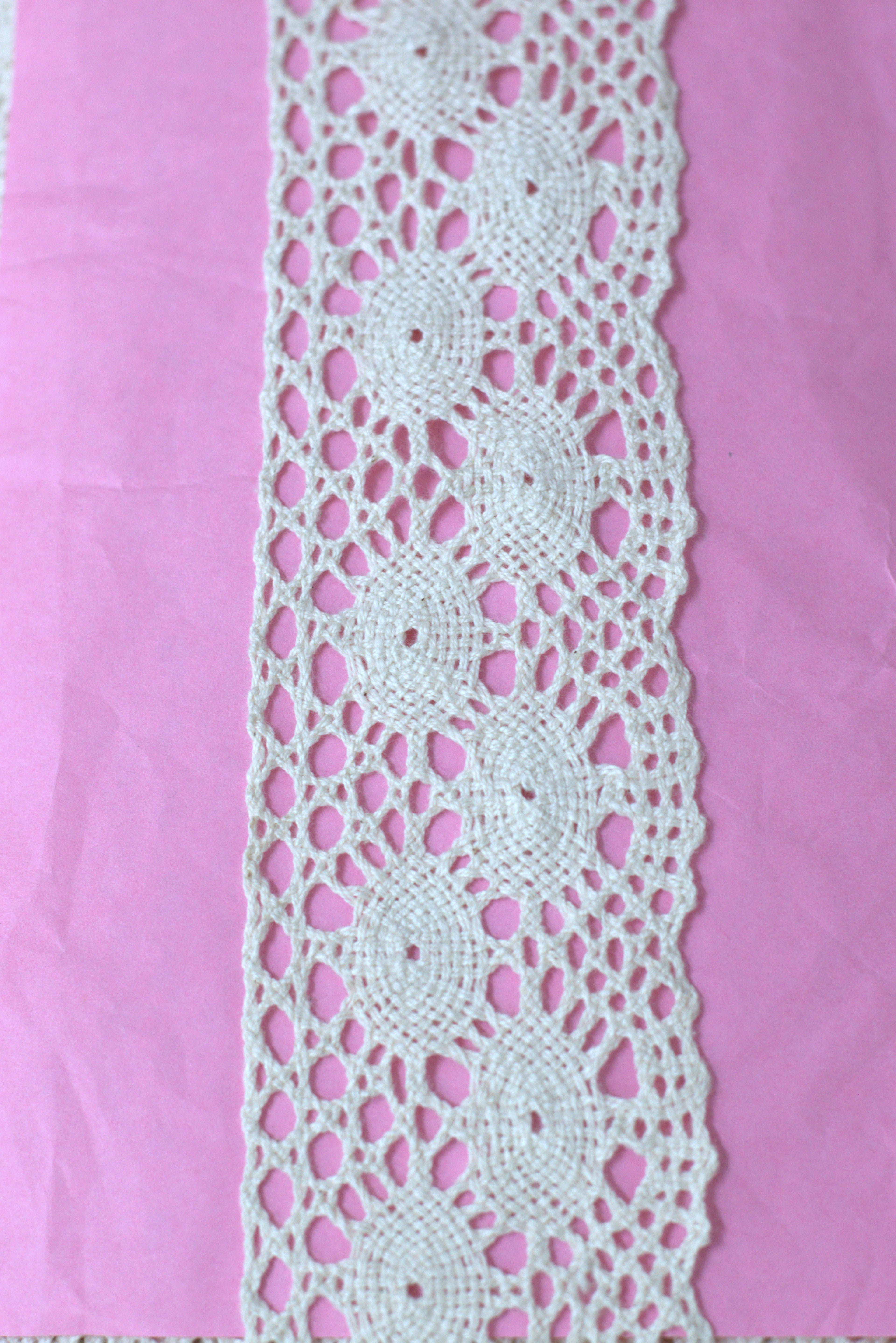 White/Beige Floral Lace Trim - 6 cm Width